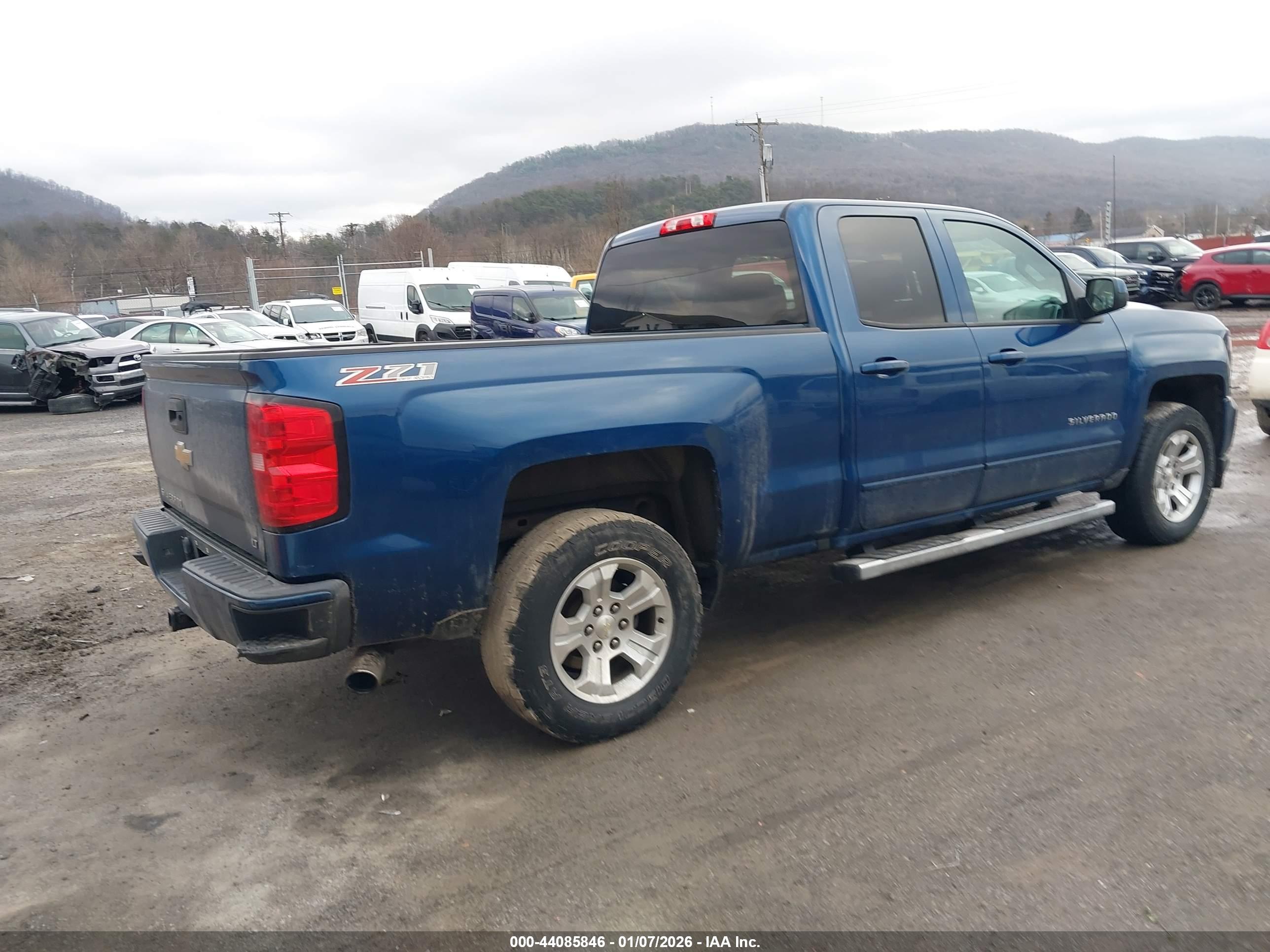 CHEVROLET SILVERADO image 4