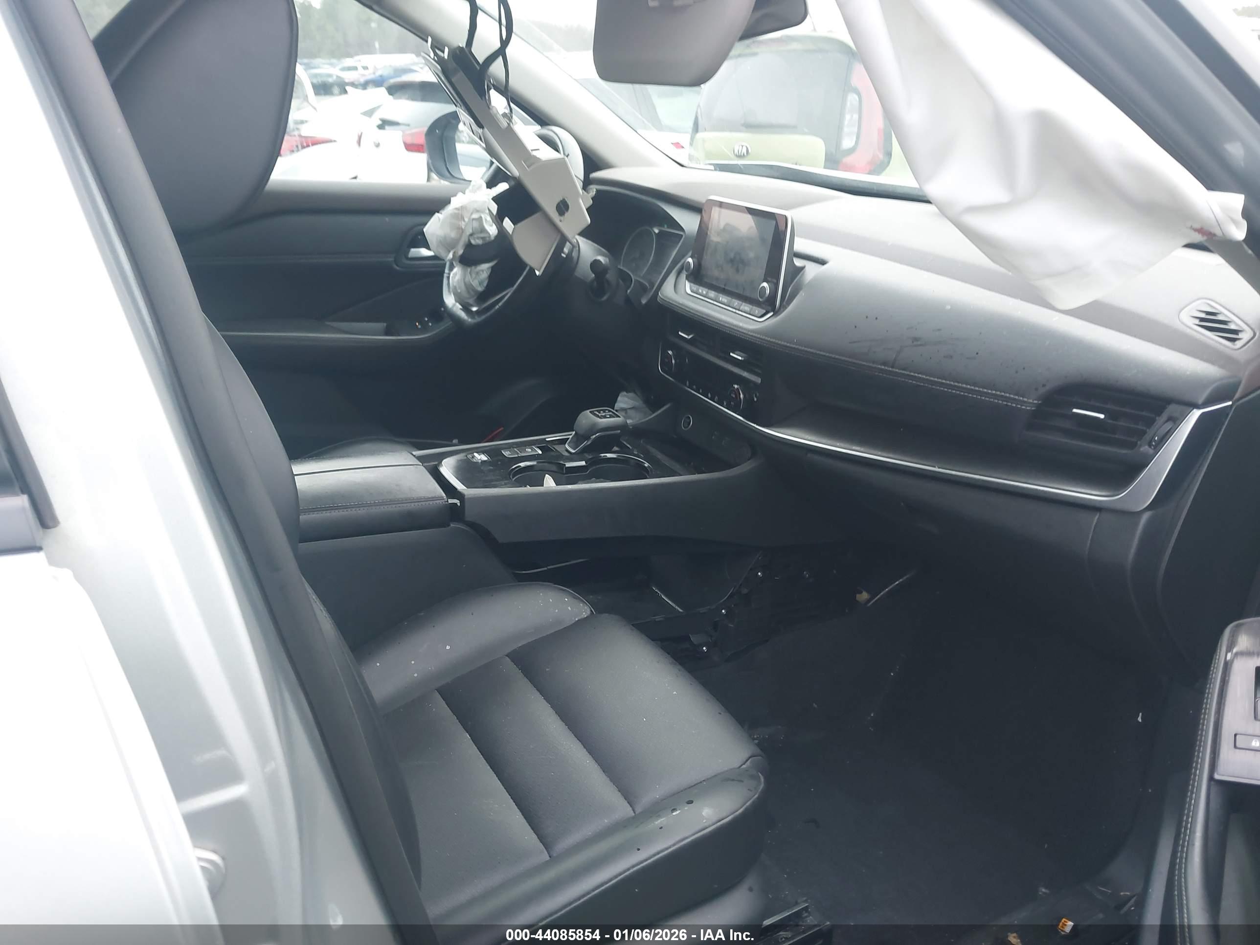 NISSAN ROGUE image 5