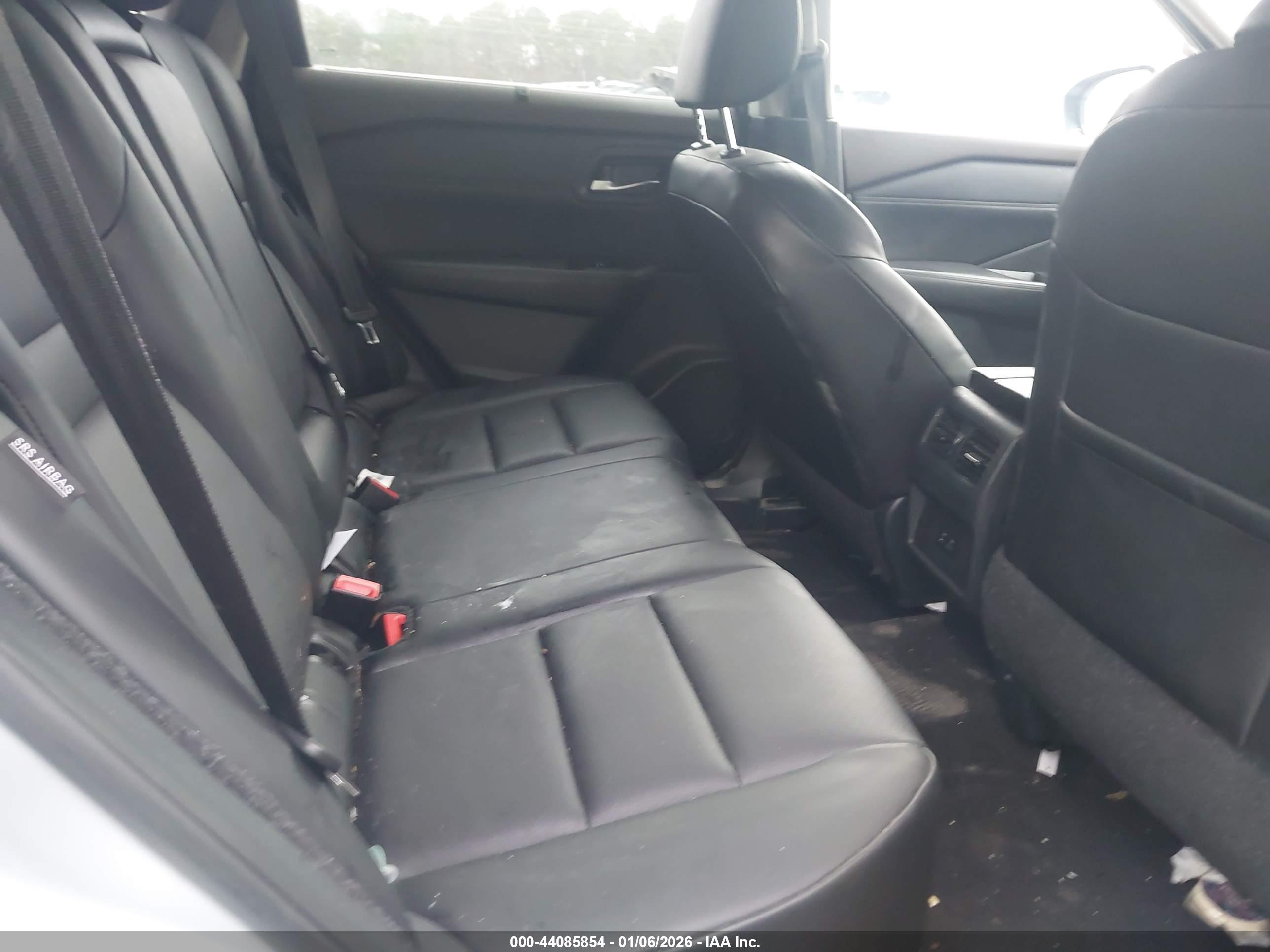 NISSAN ROGUE image 8