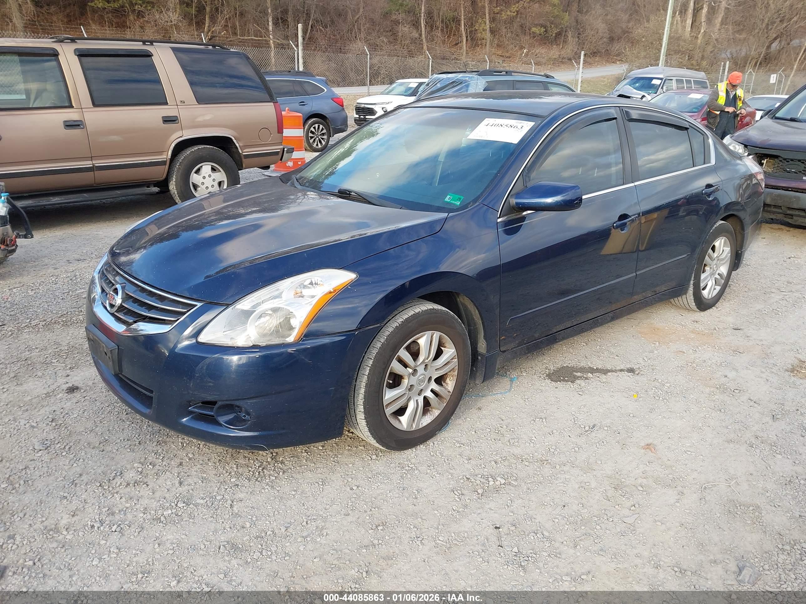 NISSAN ALTIMA image 2