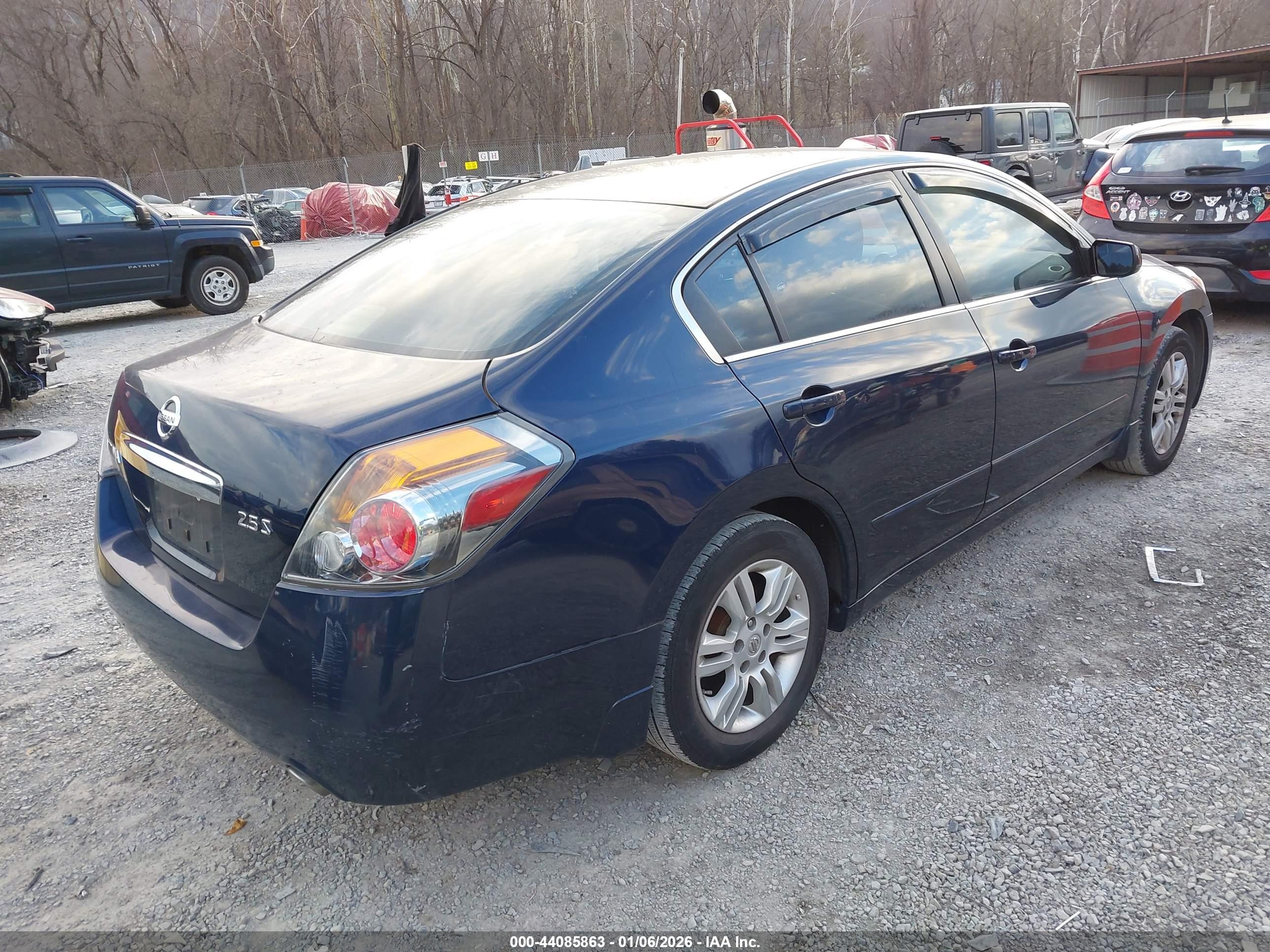 NISSAN ALTIMA image 4
