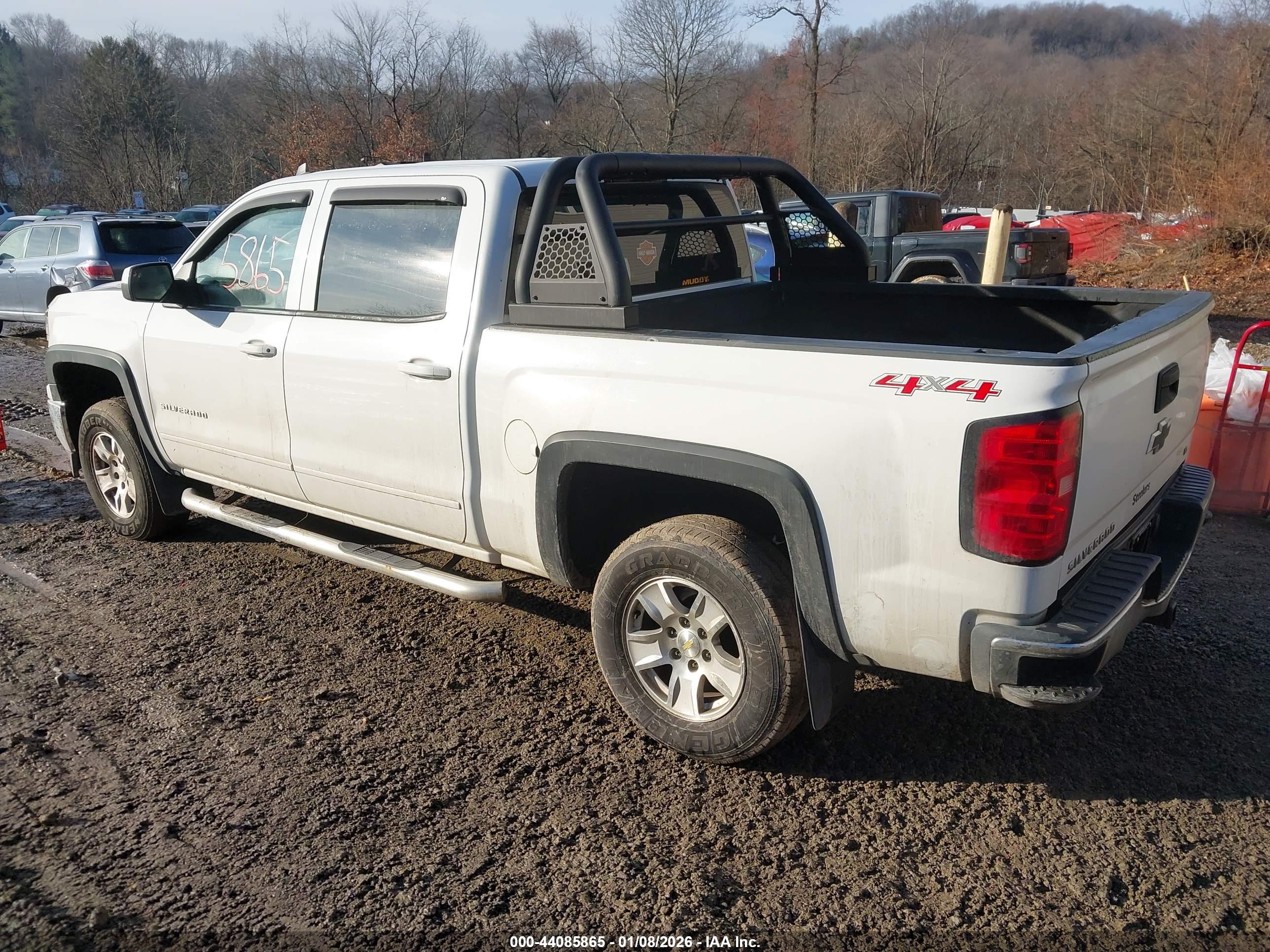 CHEVROLET SILVERADO image 3