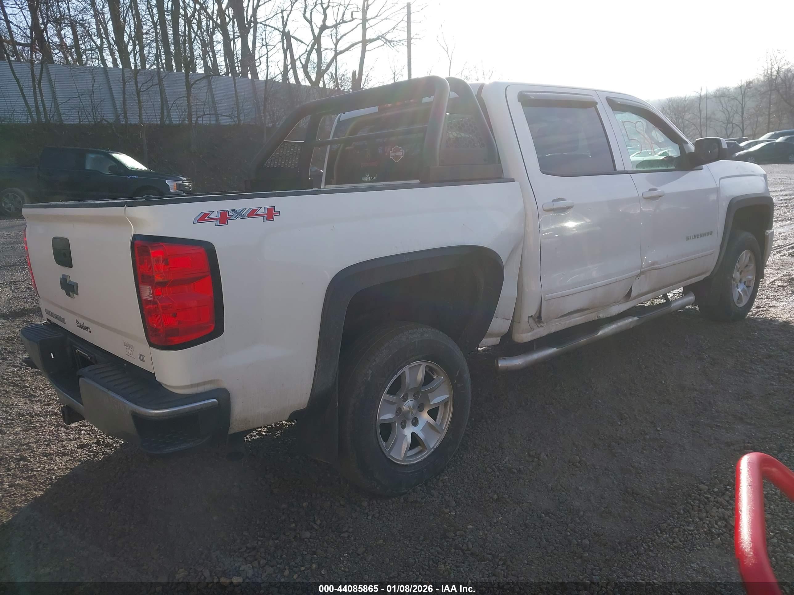 CHEVROLET SILVERADO image 4