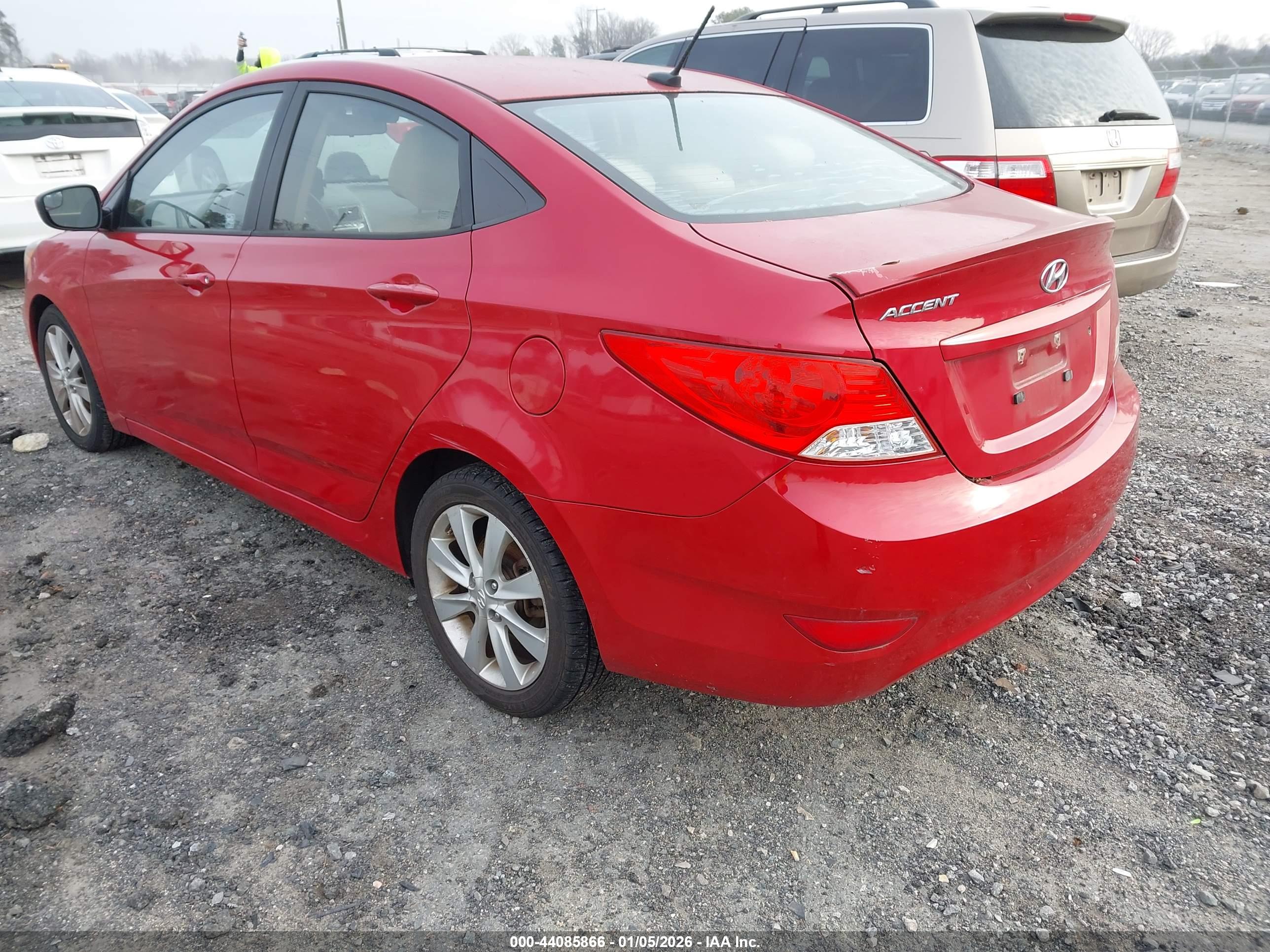 HYUNDAI ACCENT image 3