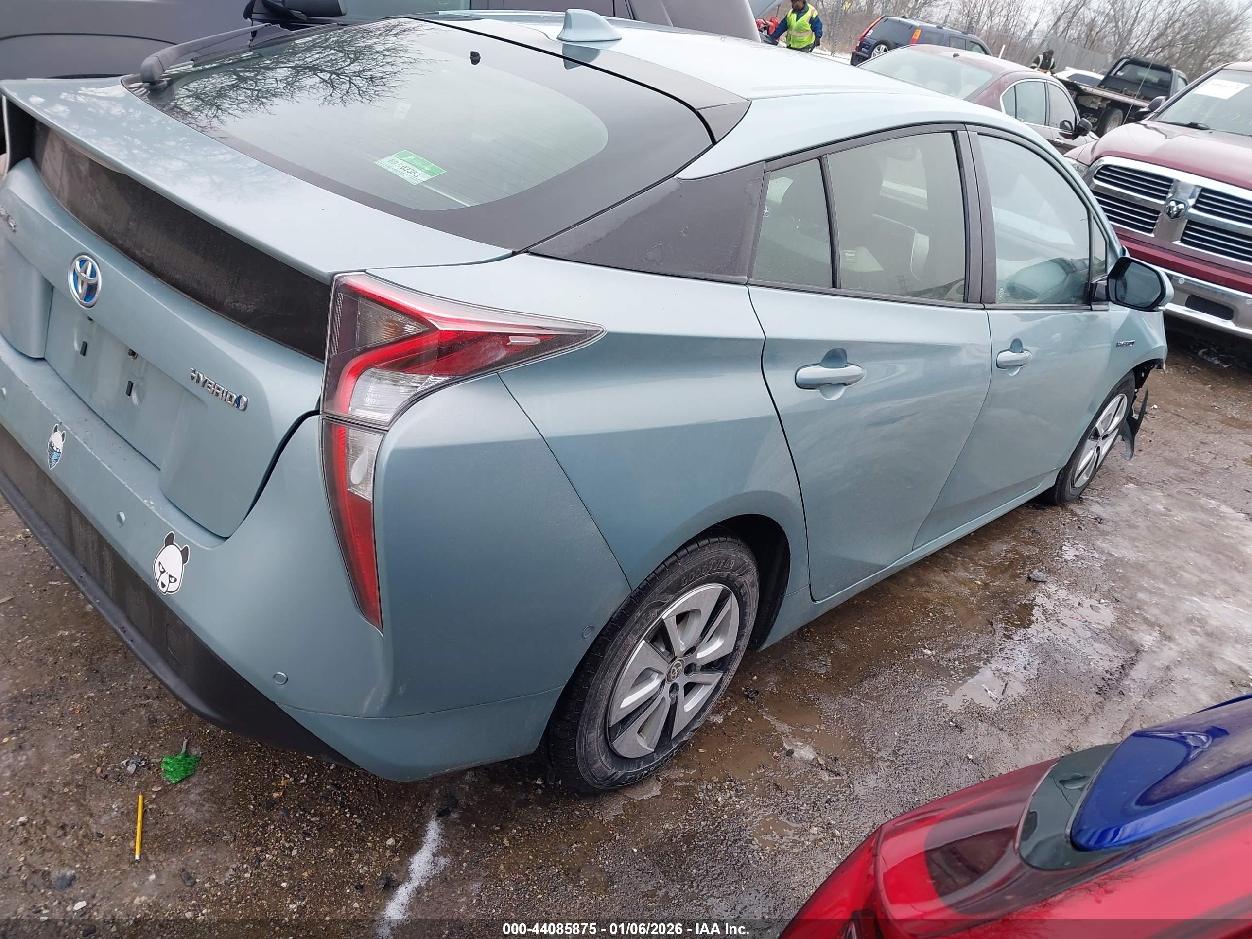 TOYOTA PRIUS image 4
