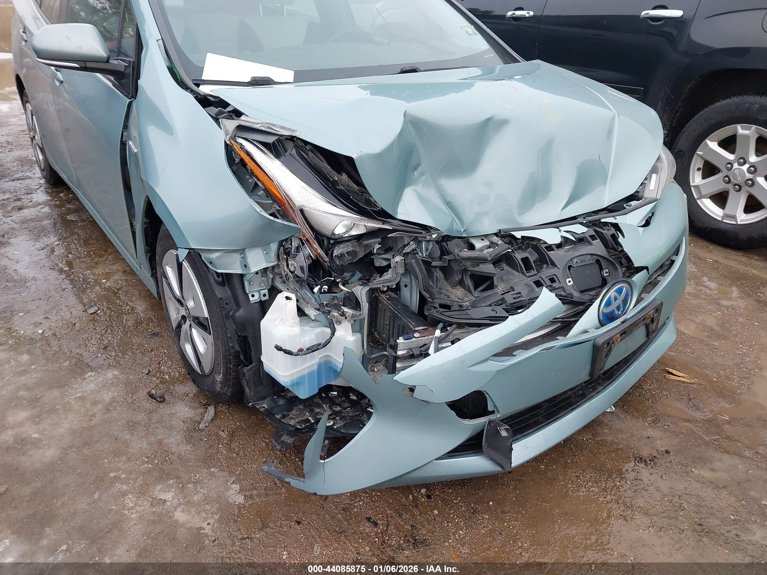TOYOTA PRIUS image 6