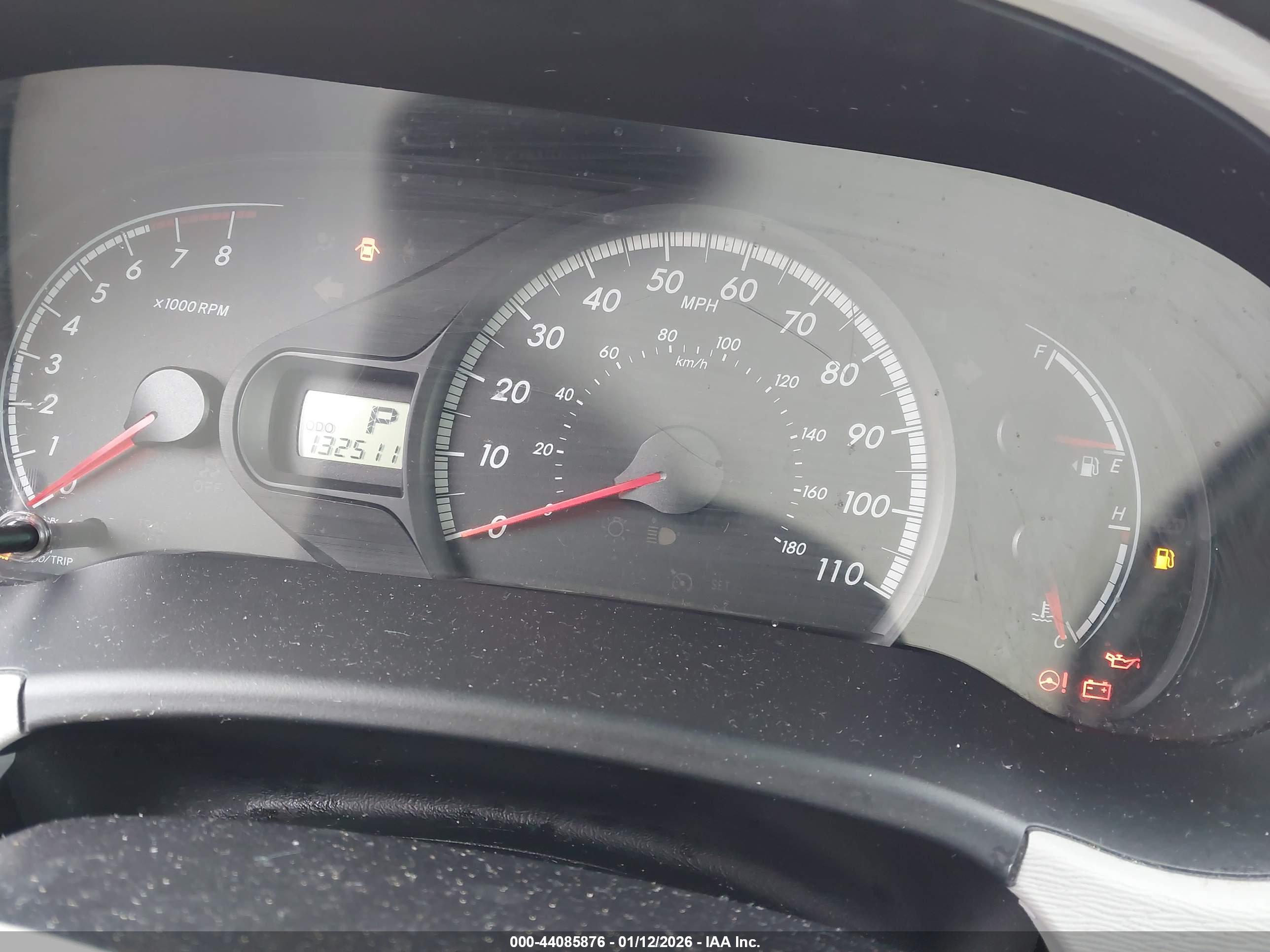 TOYOTA SIENNA image 7