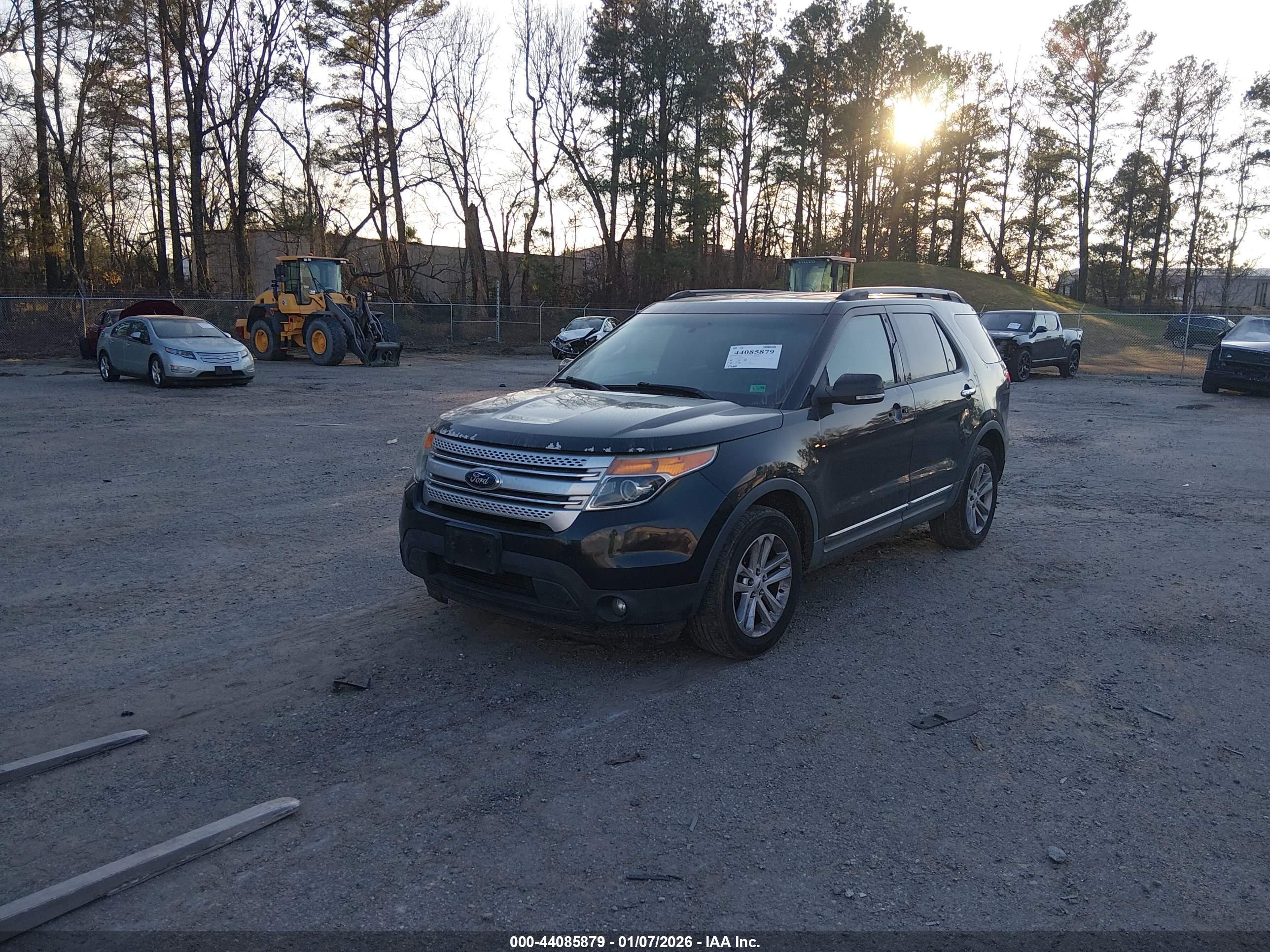 FORD EXPLORER image 2