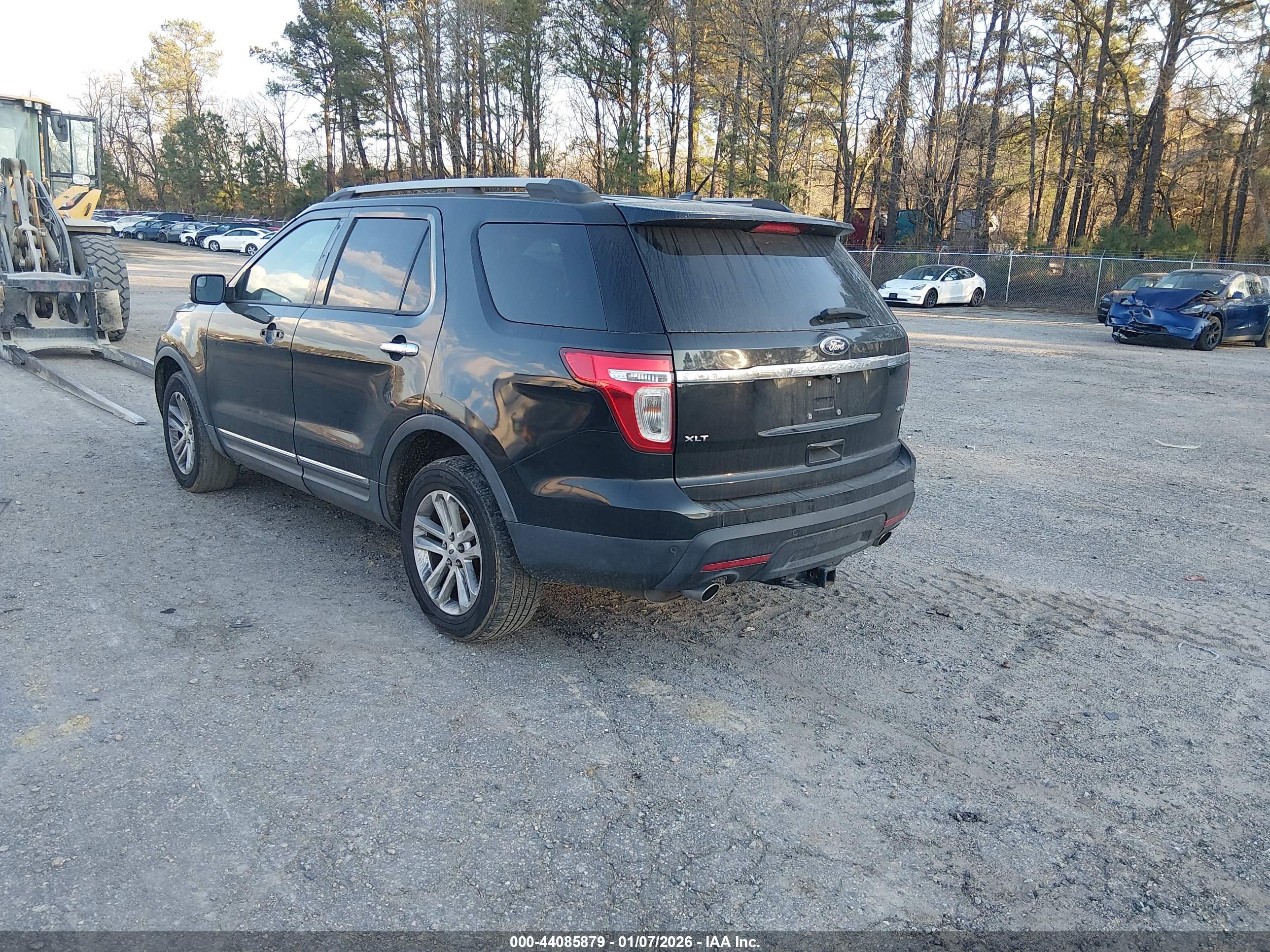 FORD EXPLORER image 3