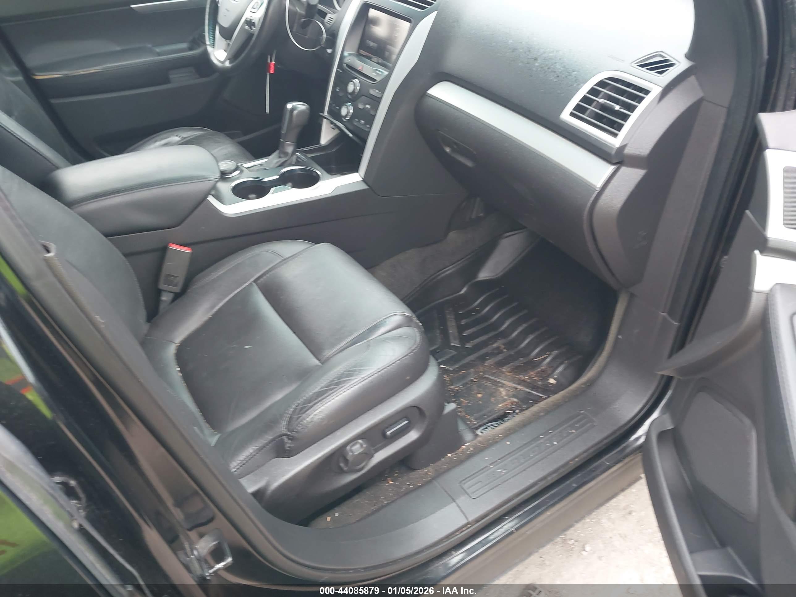FORD EXPLORER image 5