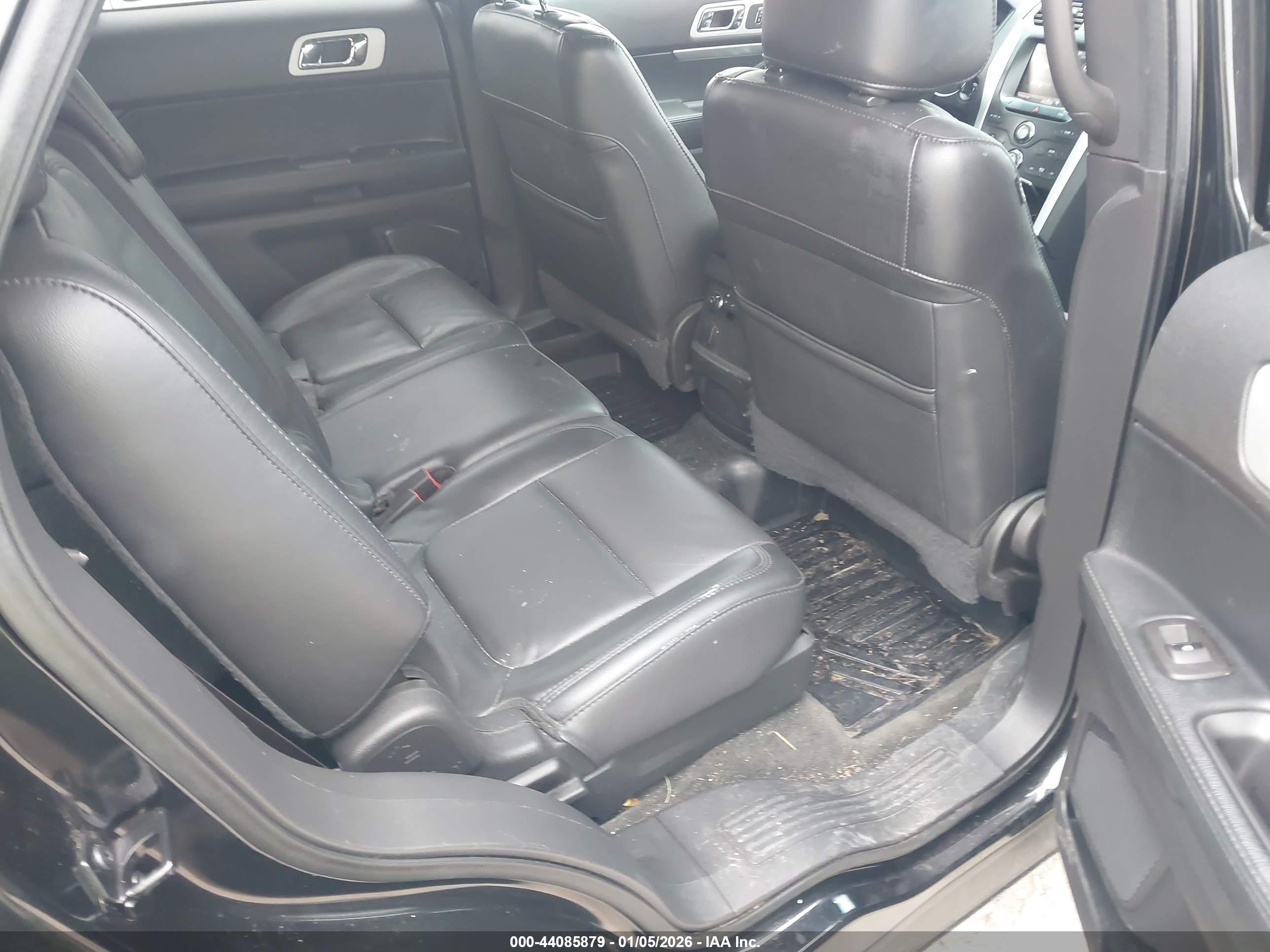 FORD EXPLORER image 8