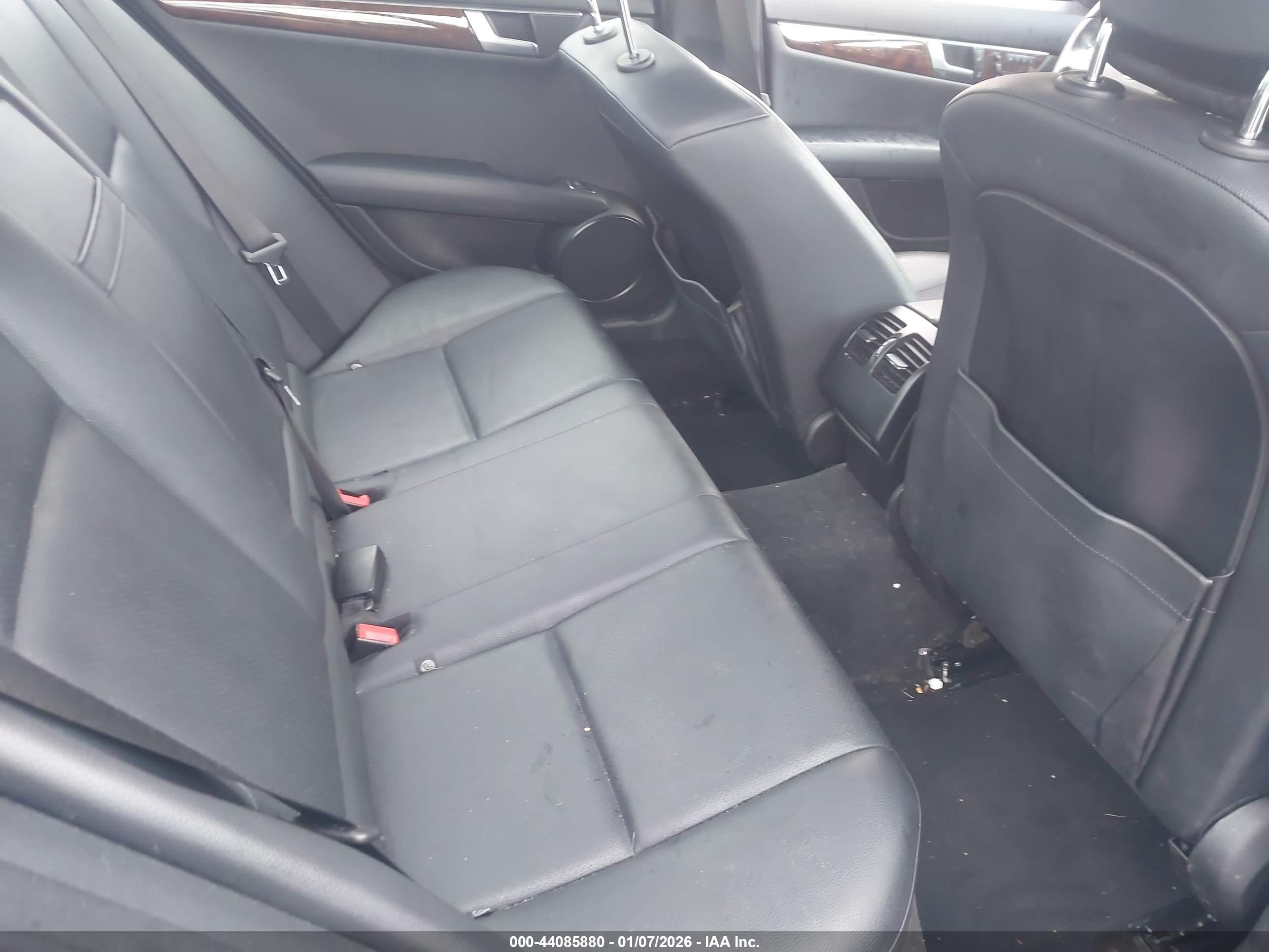 MERCEDES-BENZ C image 8