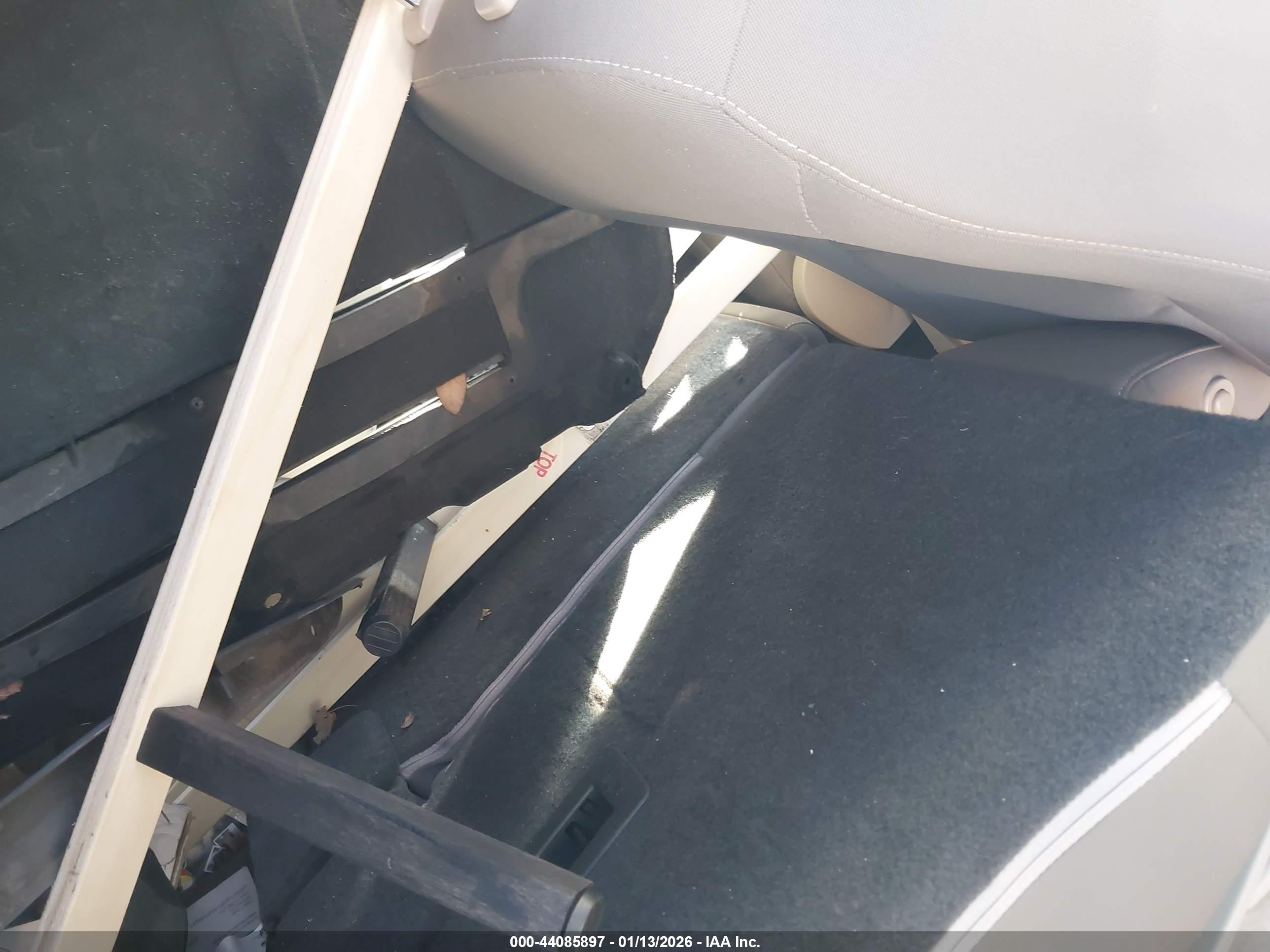 FORD ESCAPE image 8