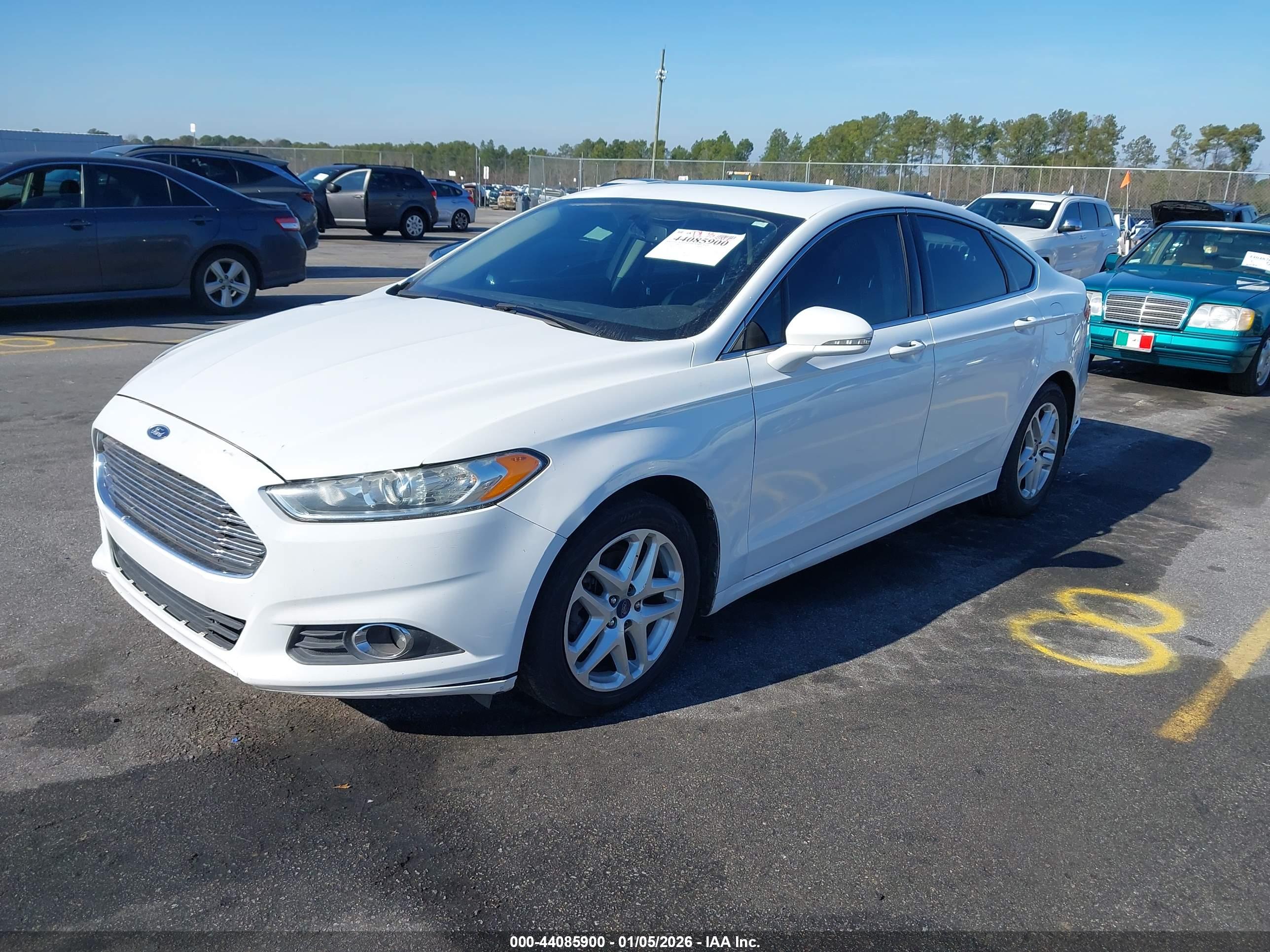 FORD FUSION image 2