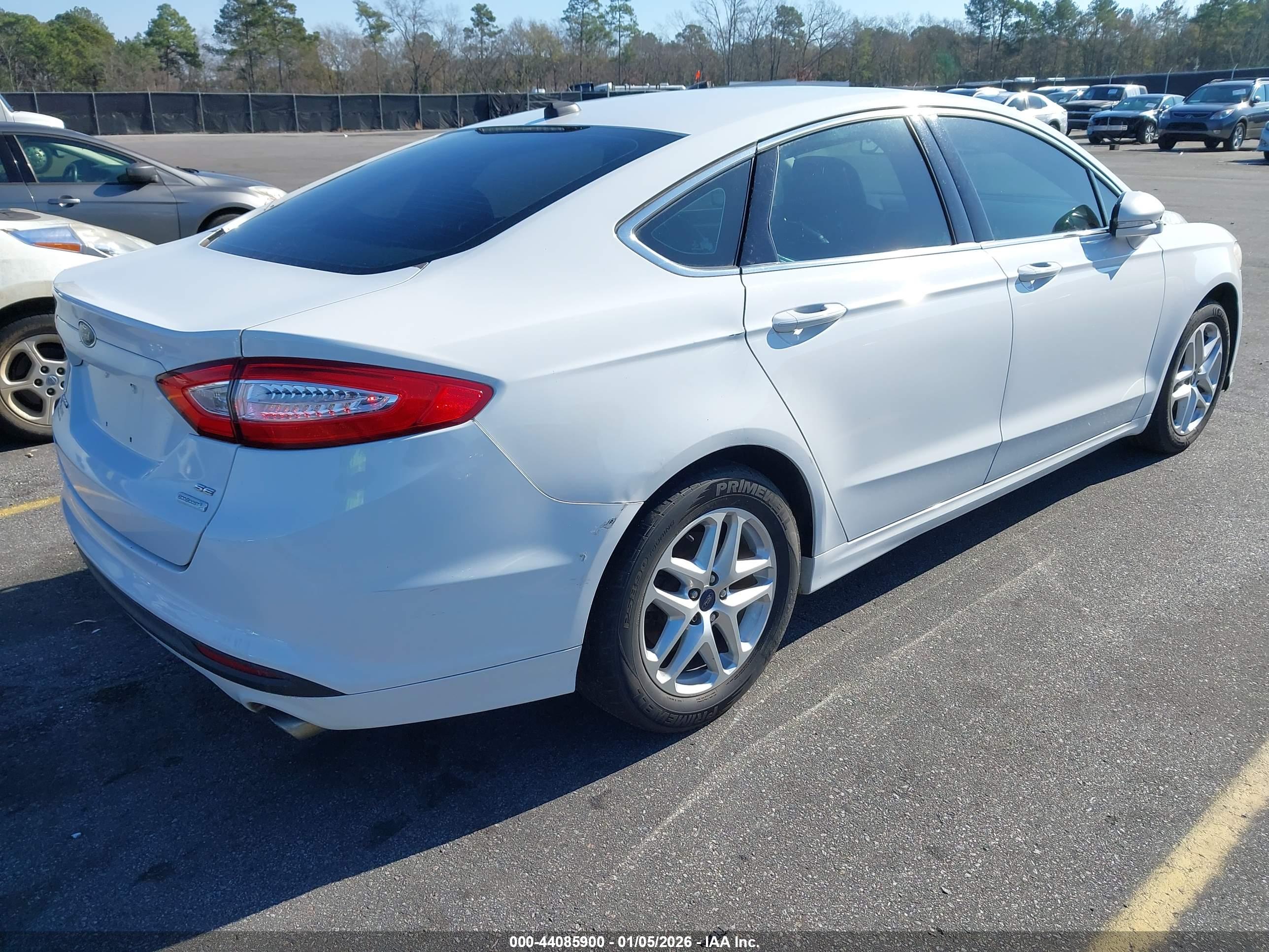 FORD FUSION image 4