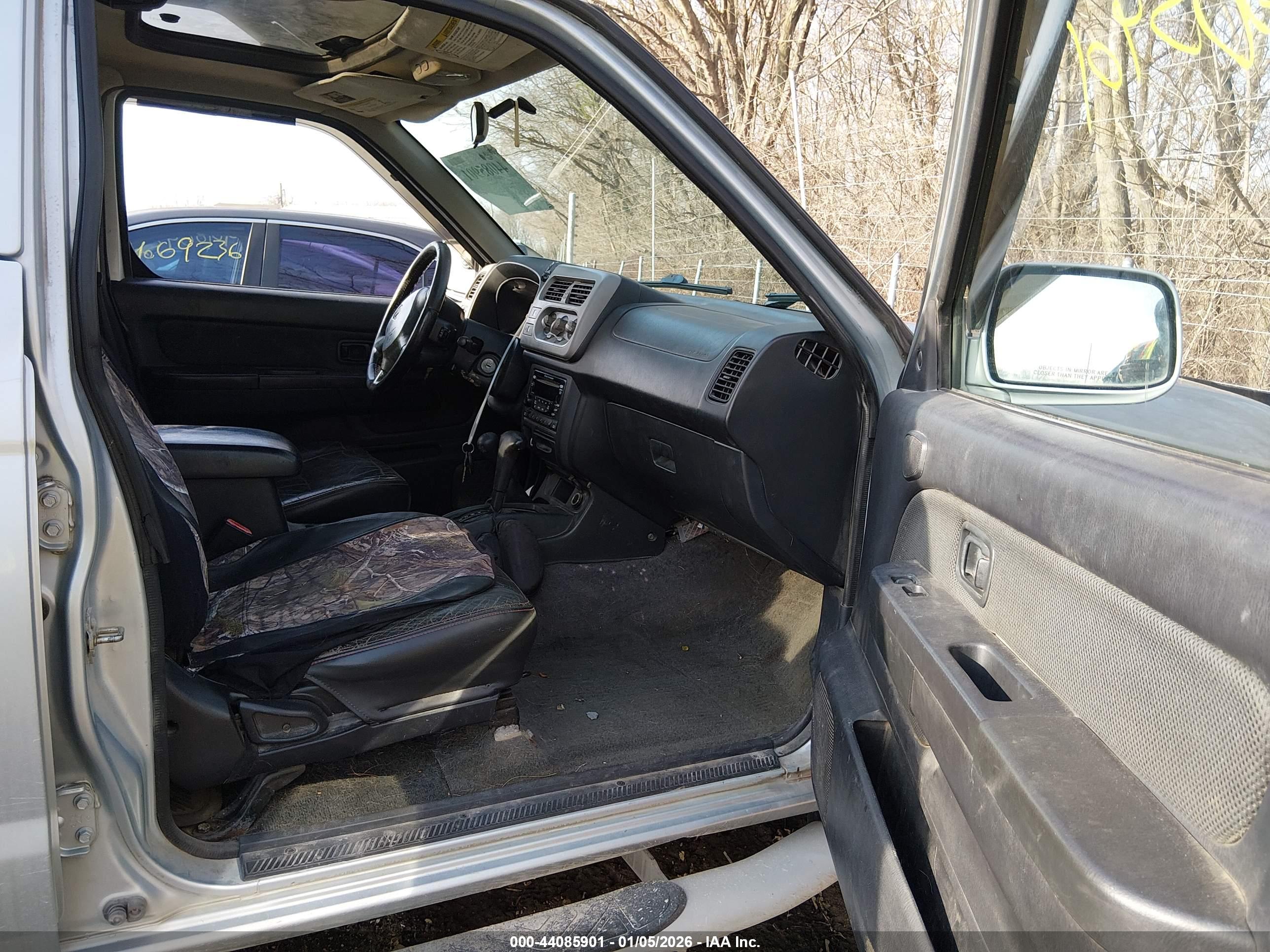 NISSAN FRONTIER image 5