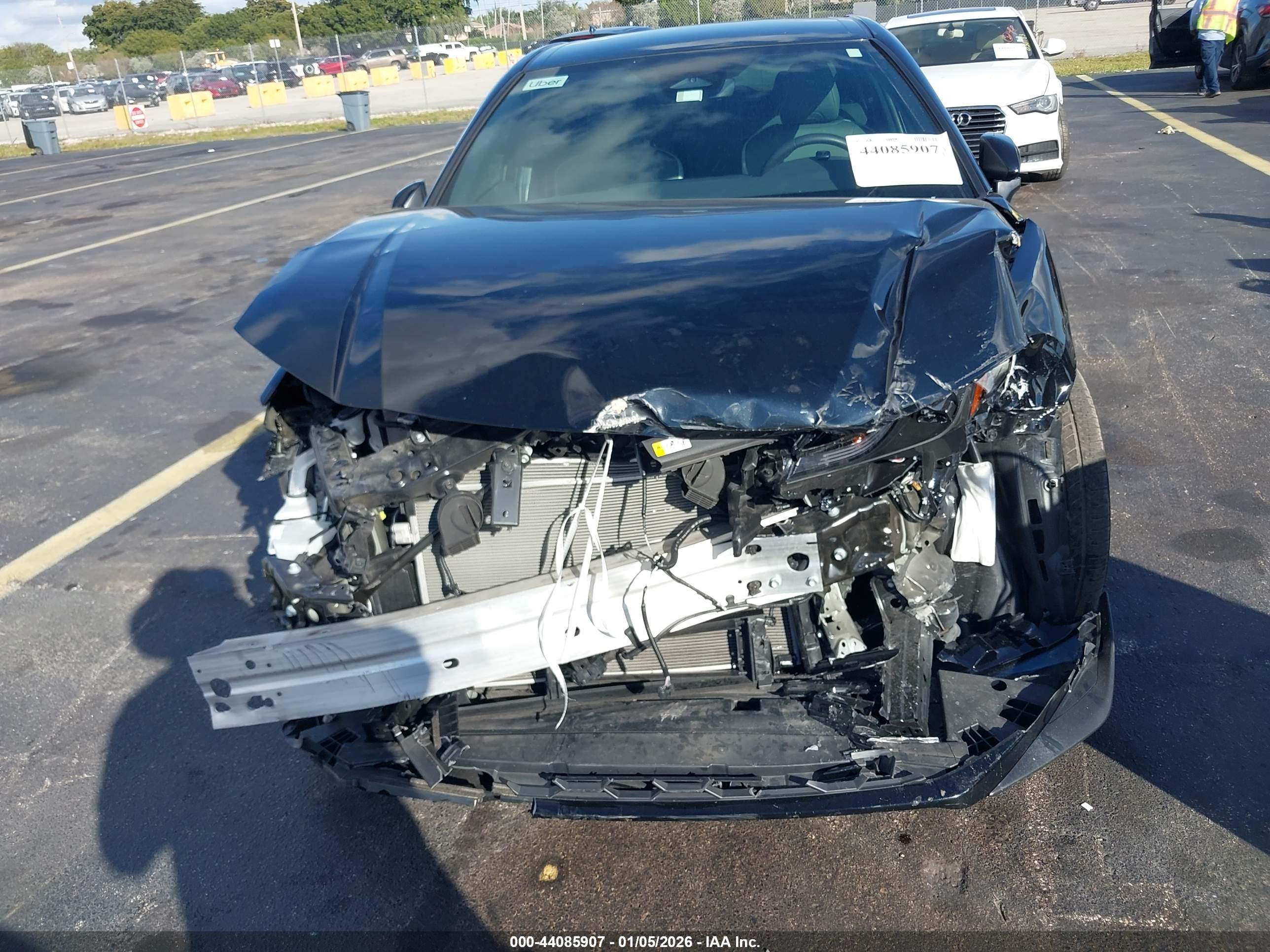 TOYOTA CAMRY image 6