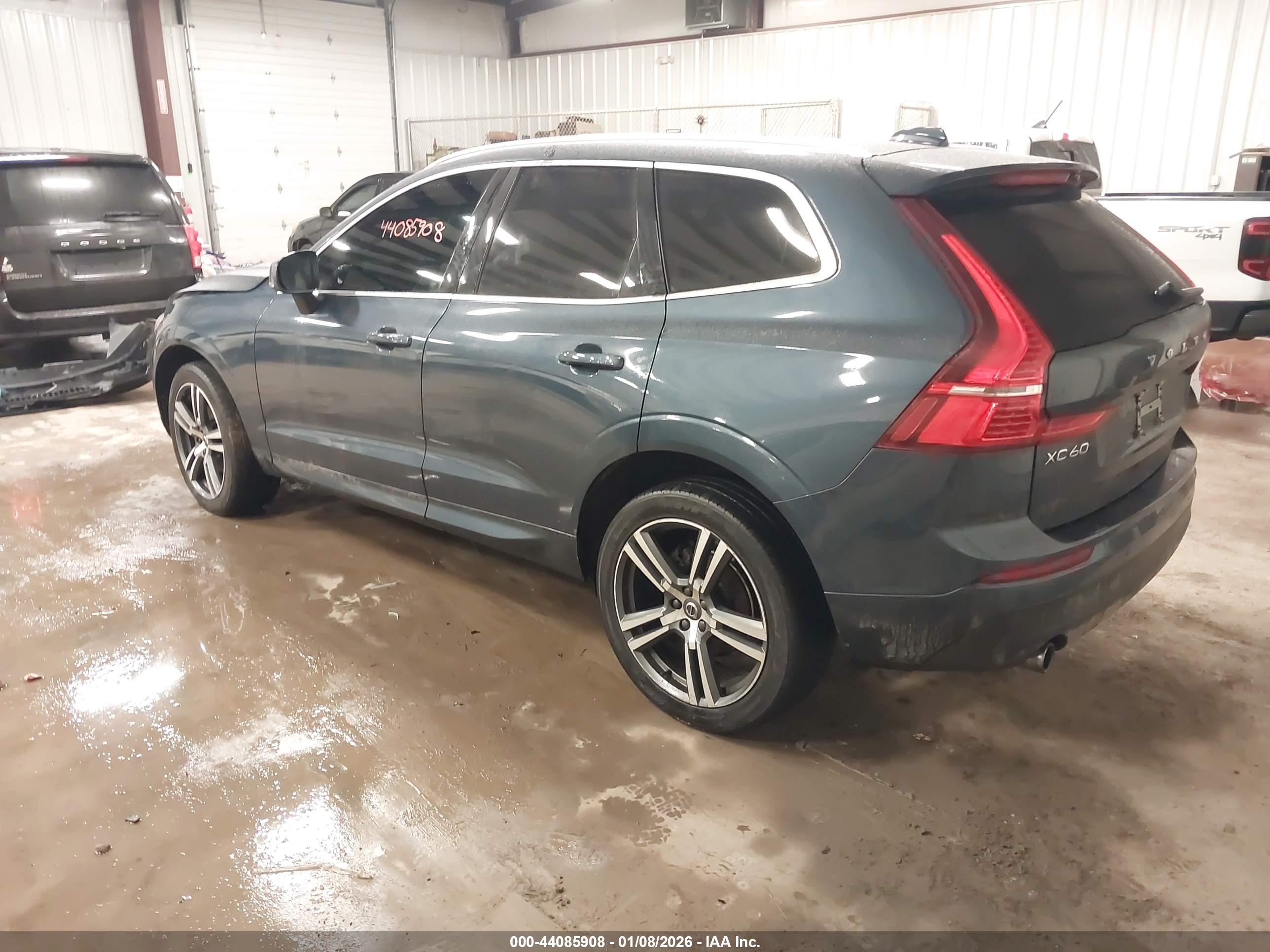 VOLVO XC60 image 3