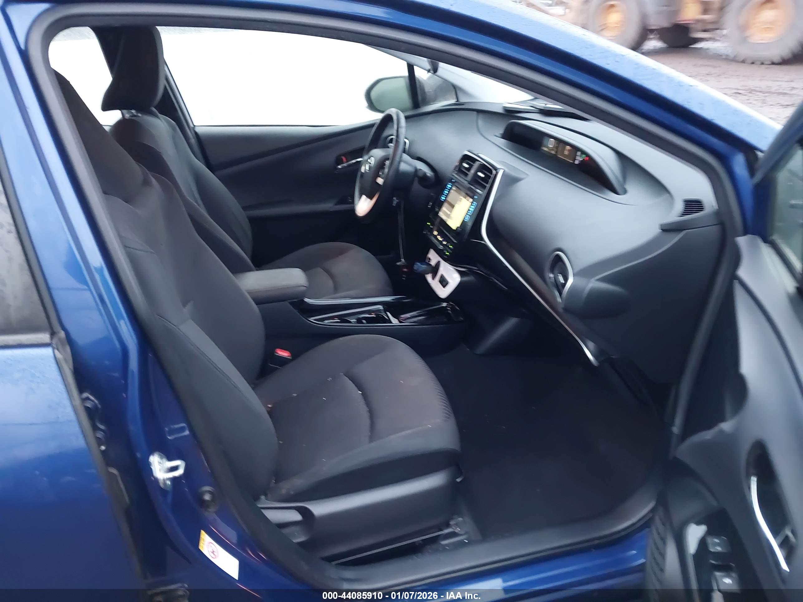 TOYOTA PRIUS image 5