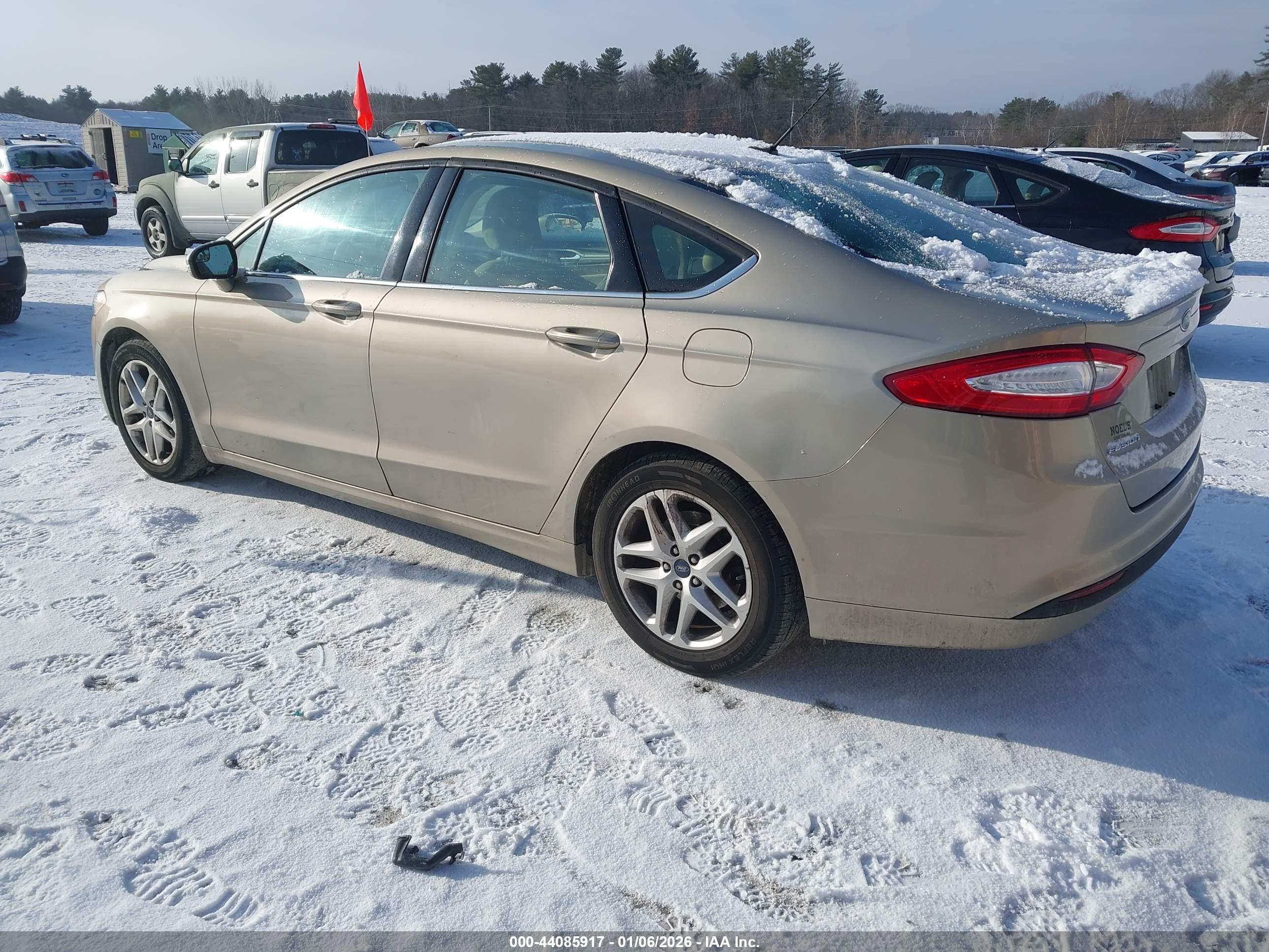 FORD FUSION image 3
