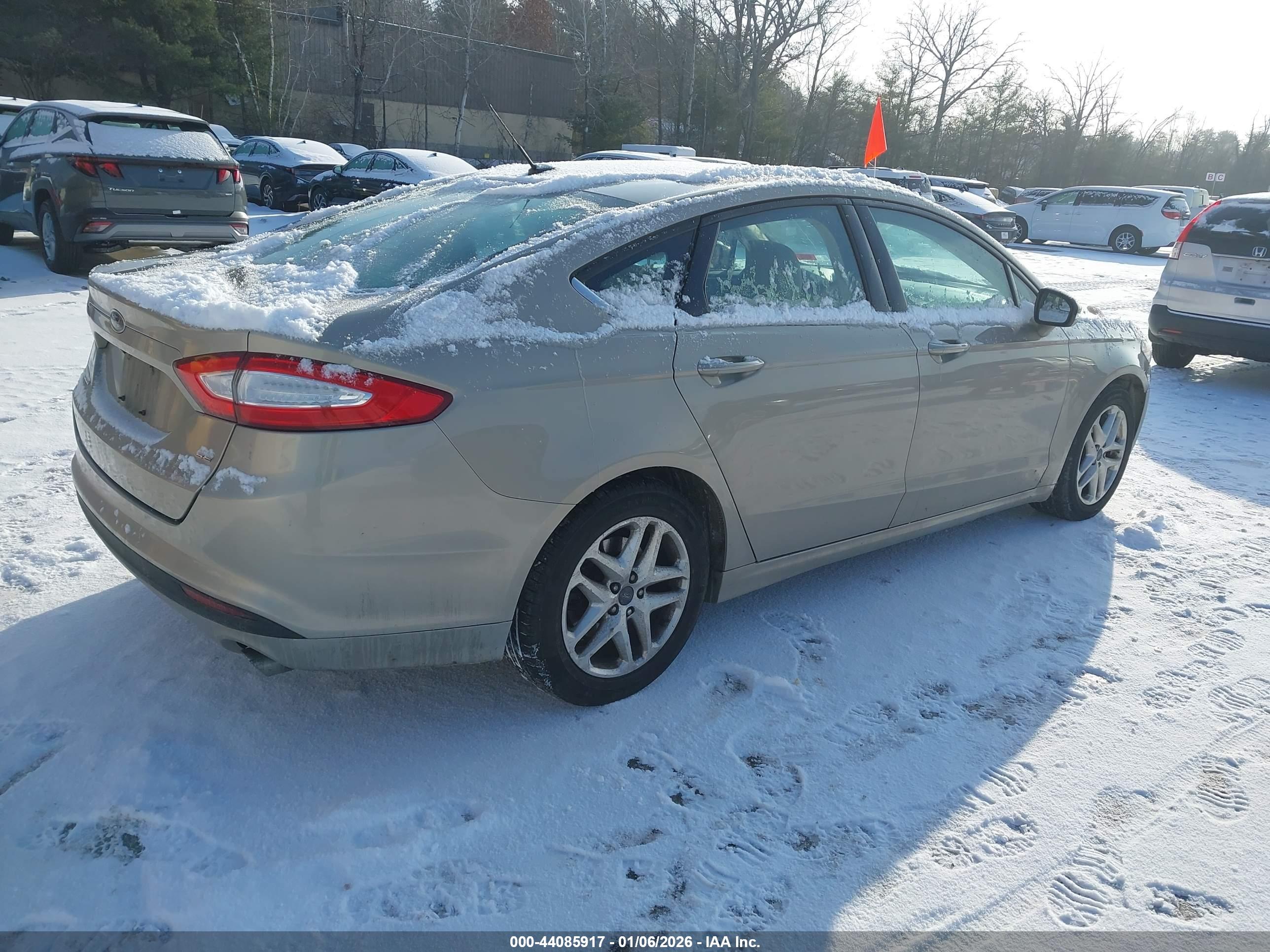 FORD FUSION image 4