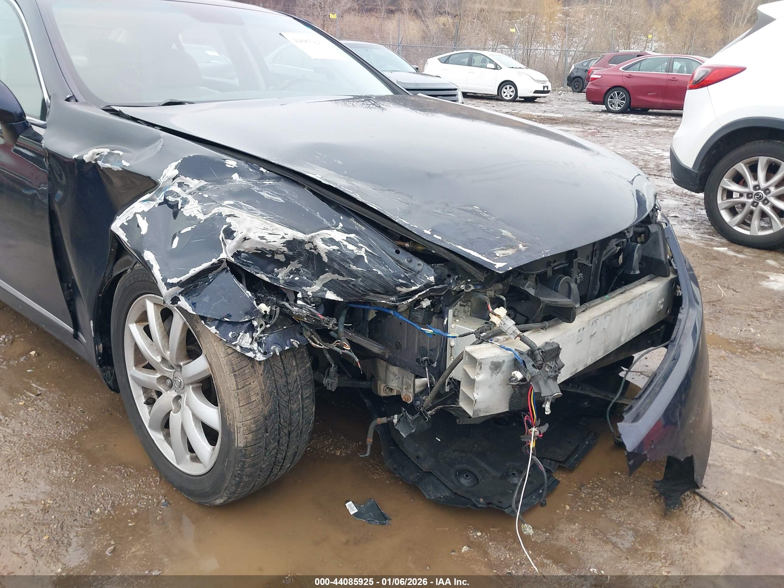 LEXUS LS image 6