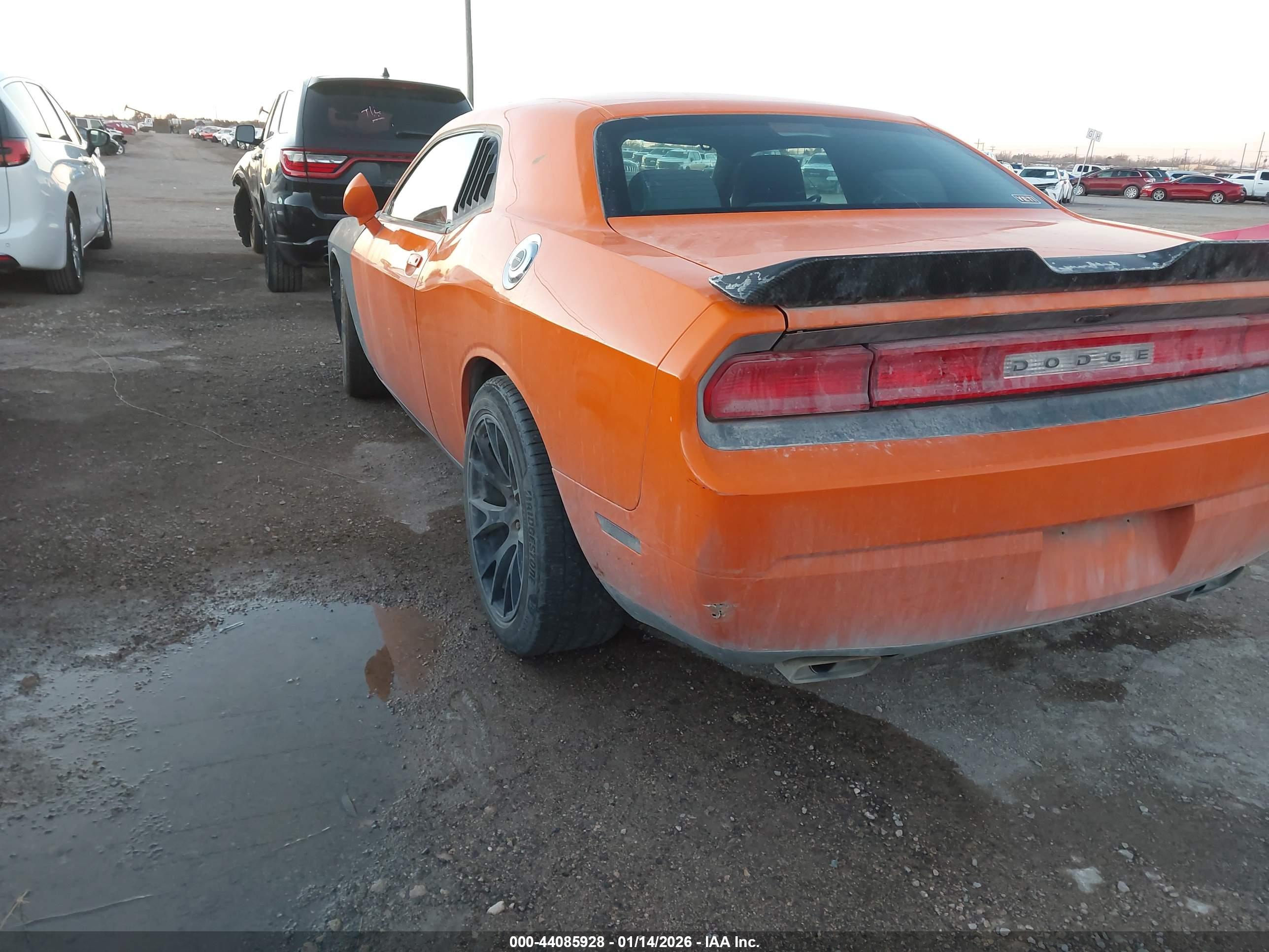 DODGE CHALLENGER image 3