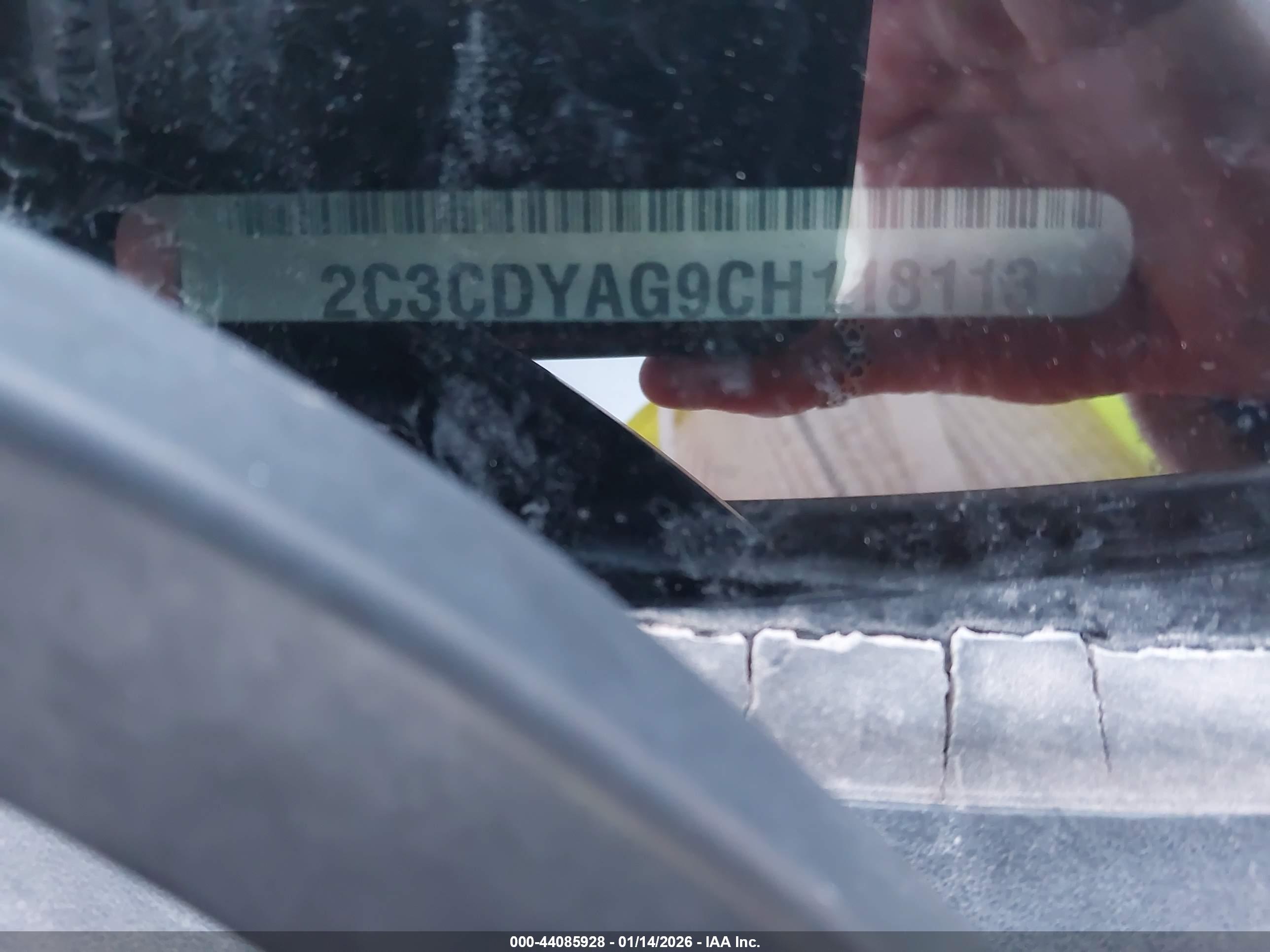 DODGE CHALLENGER image 9