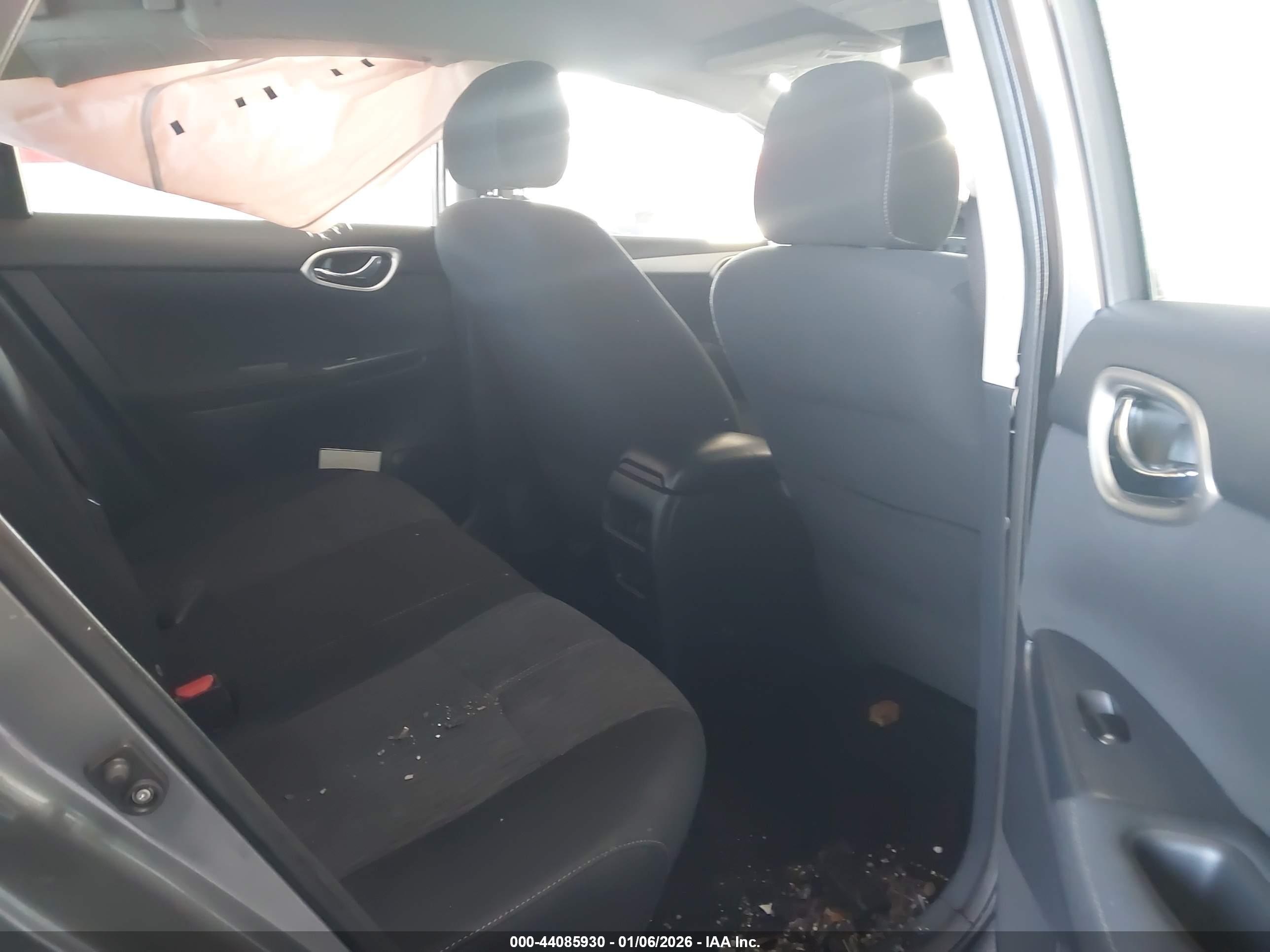 NISSAN SENTRA image 8