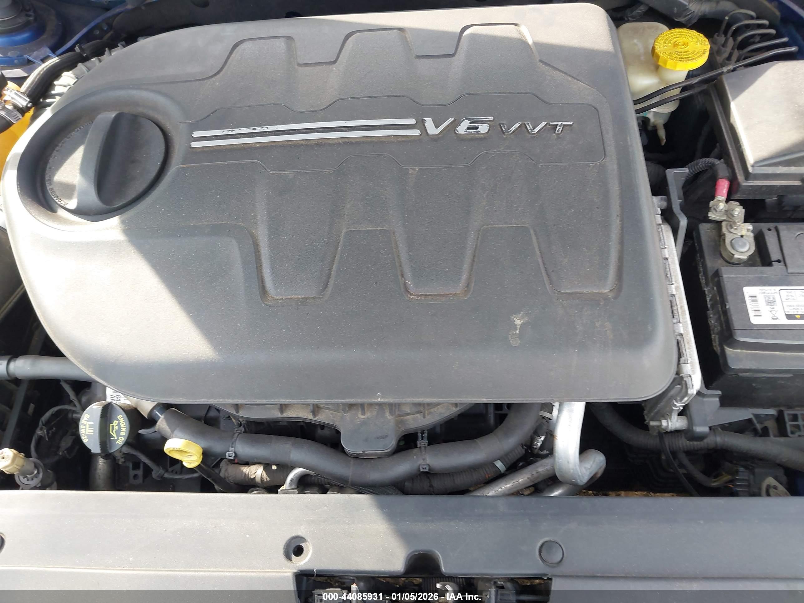 CHRYSLER 200 image 10