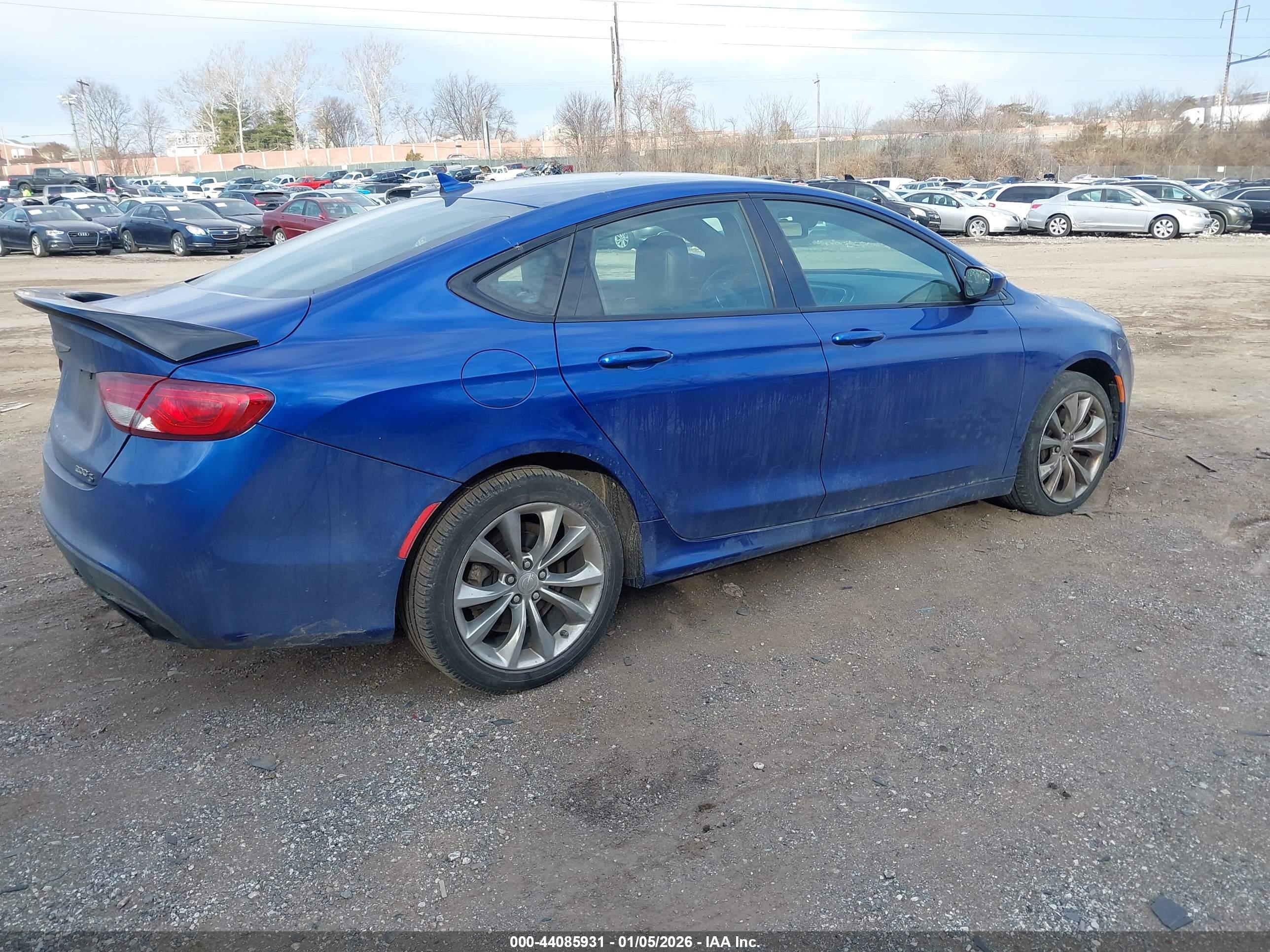 CHRYSLER 200 image 4