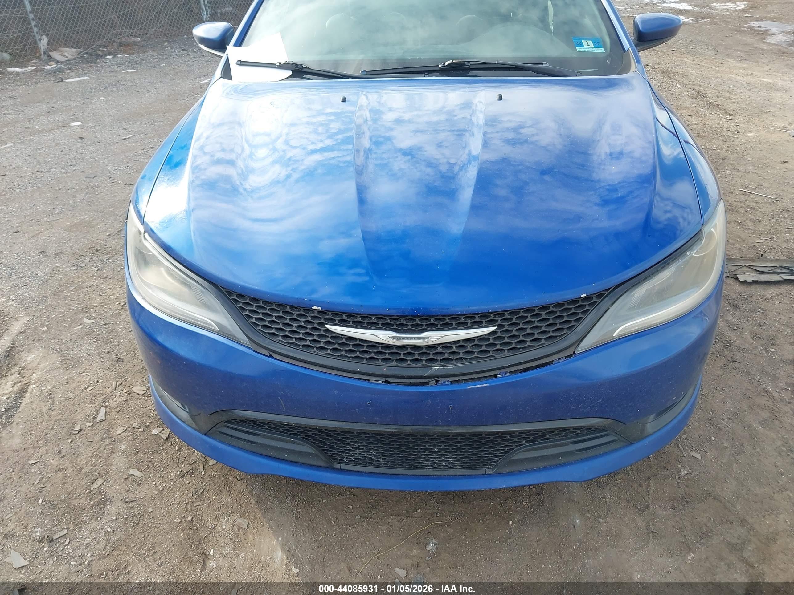 CHRYSLER 200 image 6