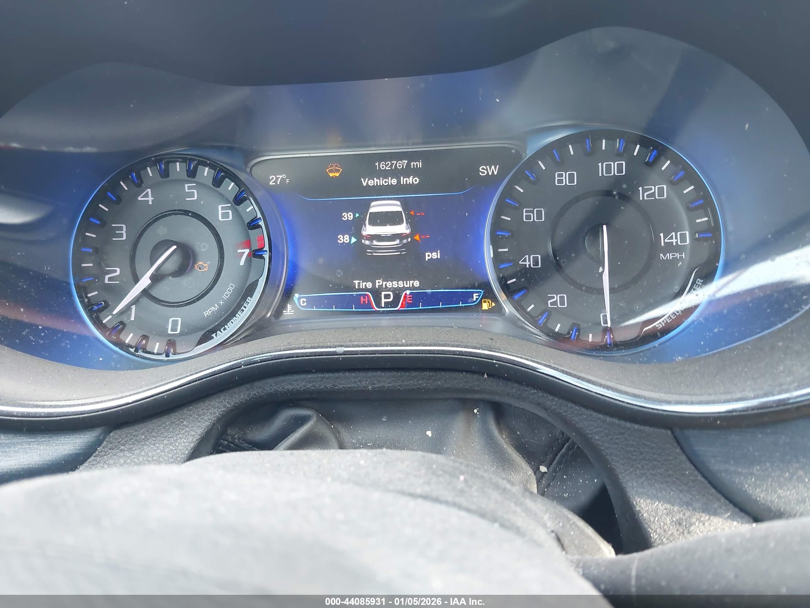 CHRYSLER 200 image 7