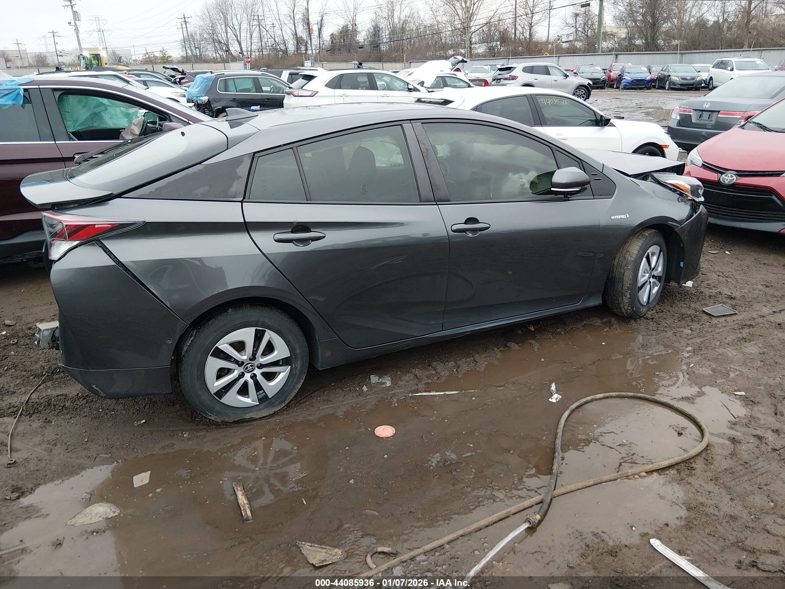 TOYOTA PRIUS image 4