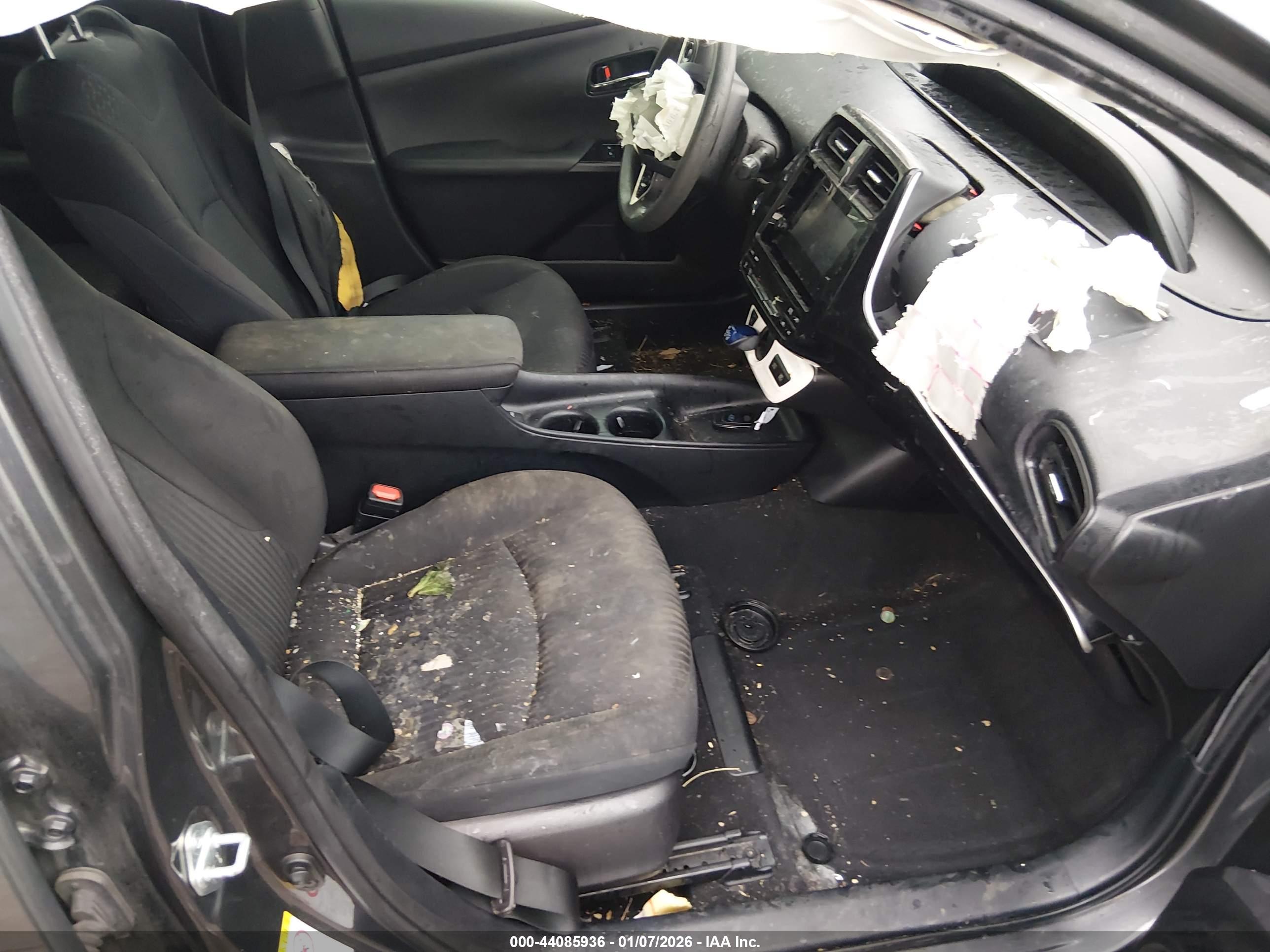 TOYOTA PRIUS image 5