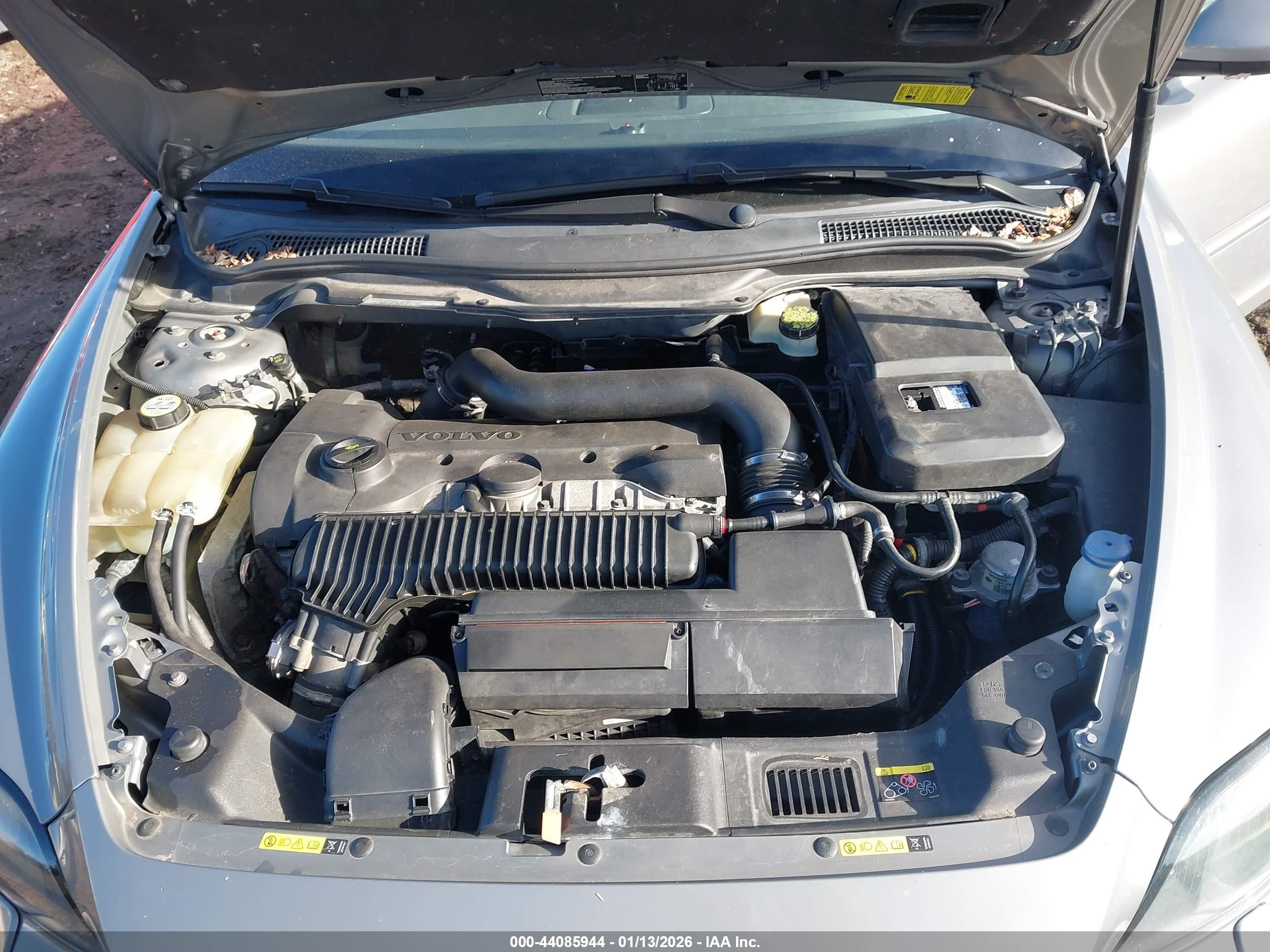 VOLVO C70 image 10