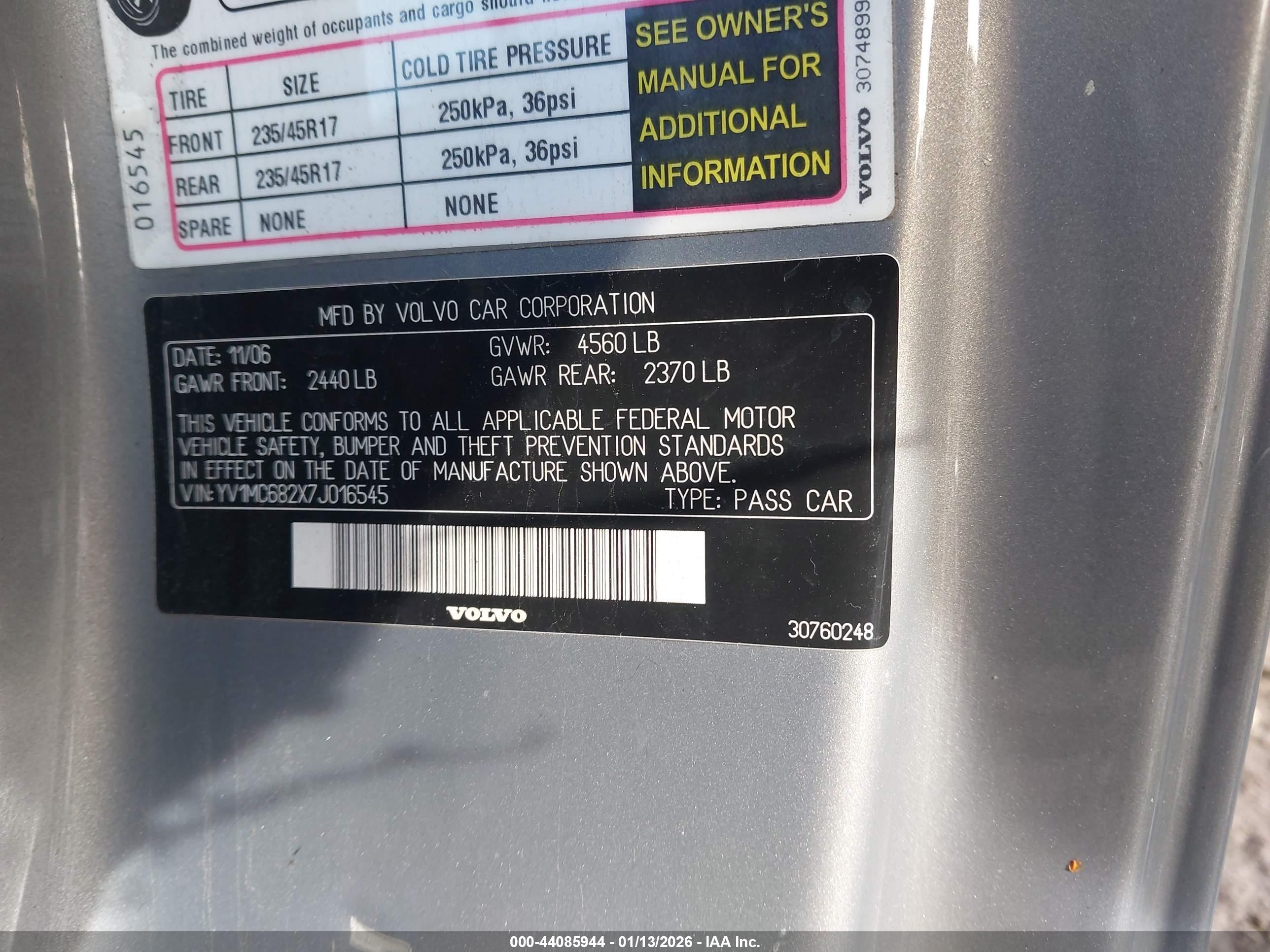 VOLVO C70 image 9
