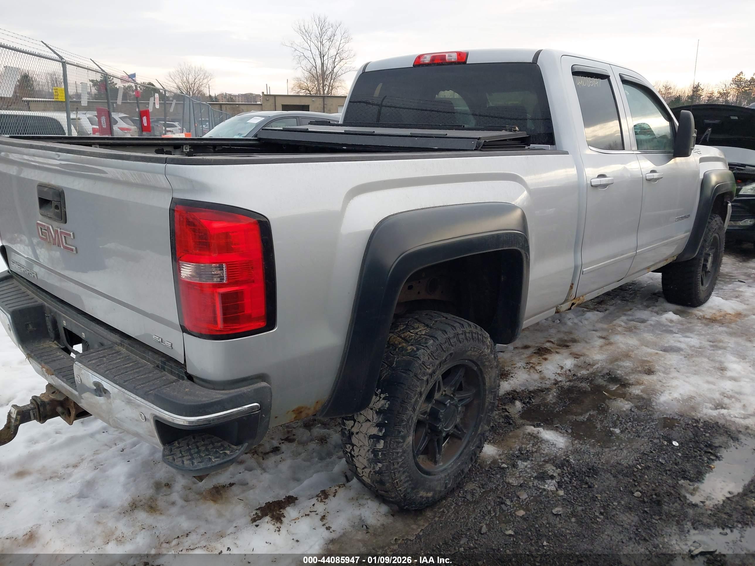 GMC SIERRA image 4