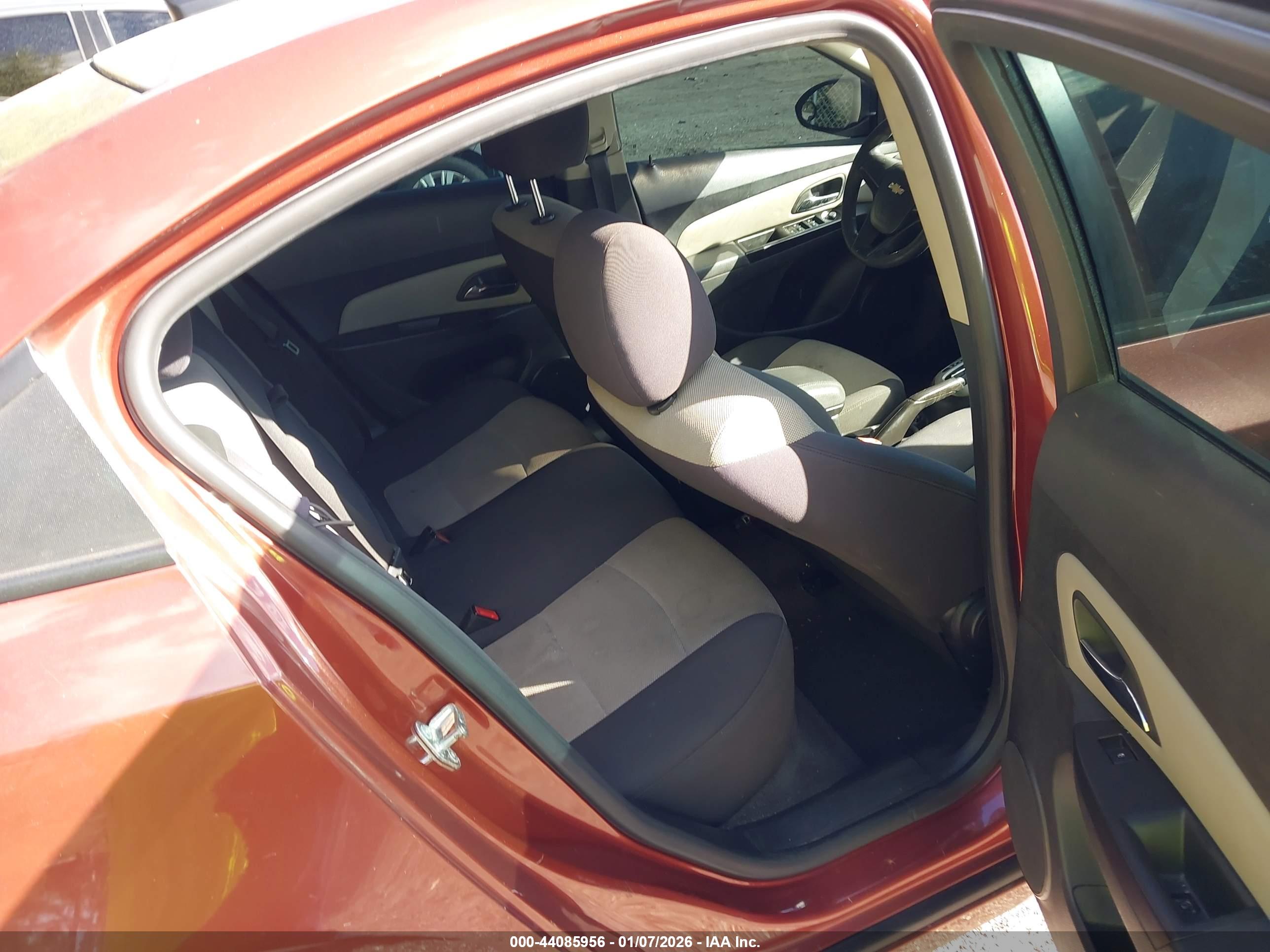 CHEVROLET CRUZE image 8