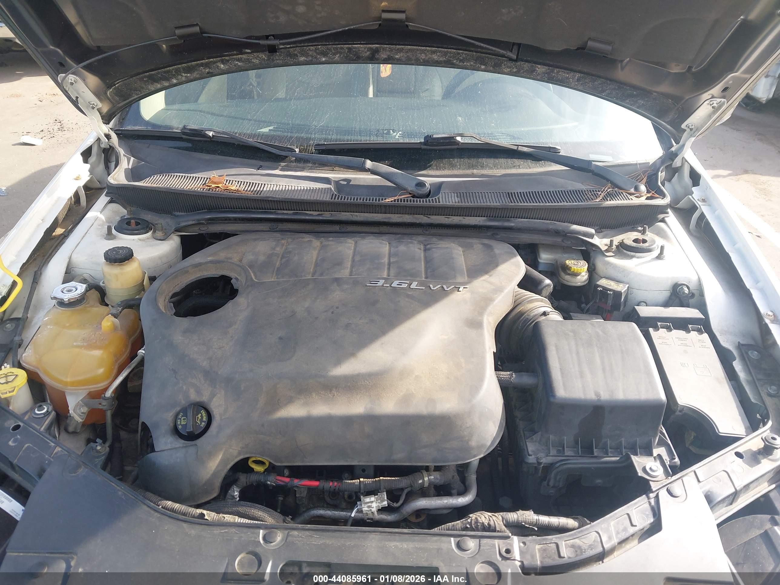 CHRYSLER 200 image 10