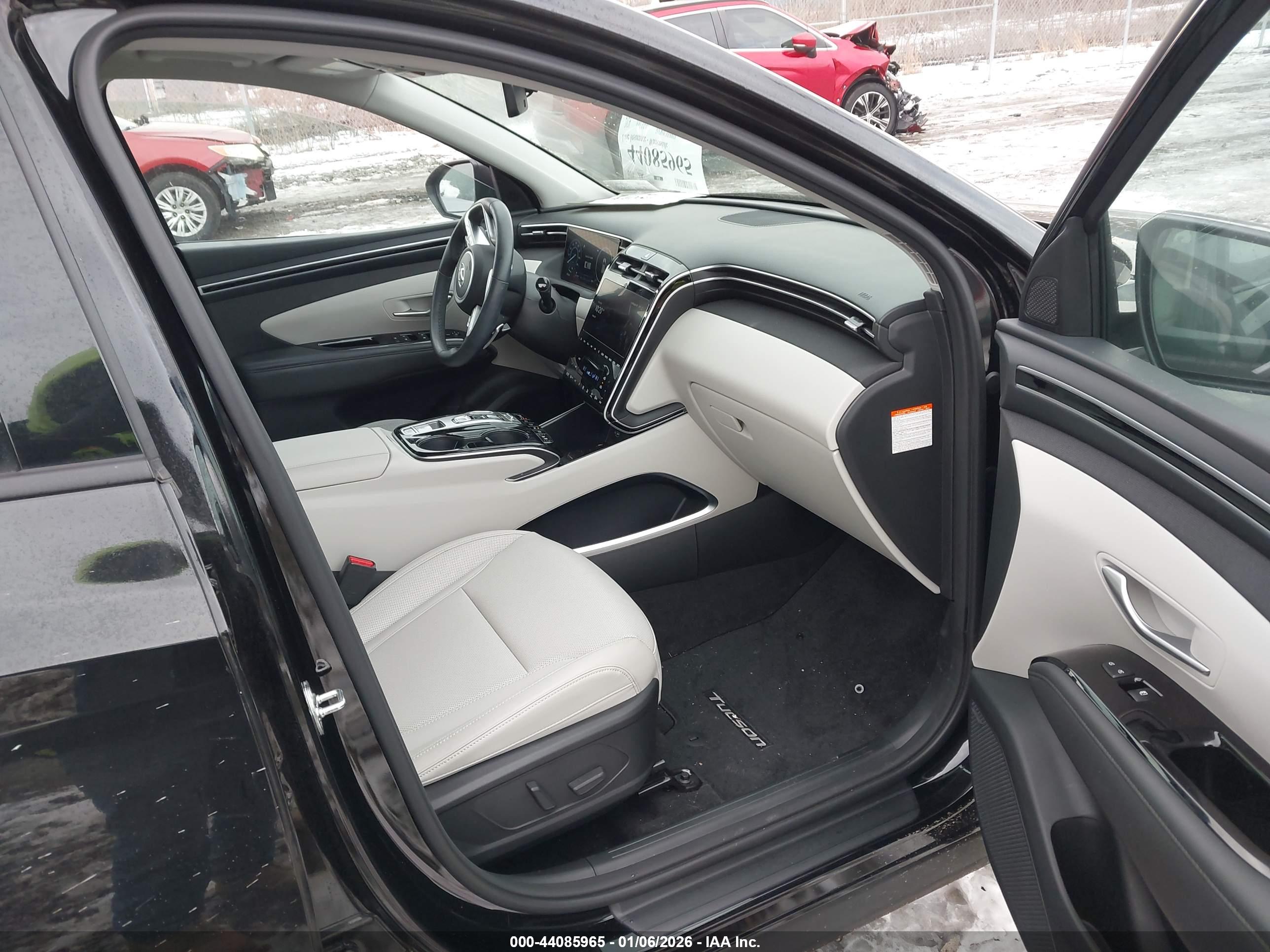 HYUNDAI TUCSON image 5