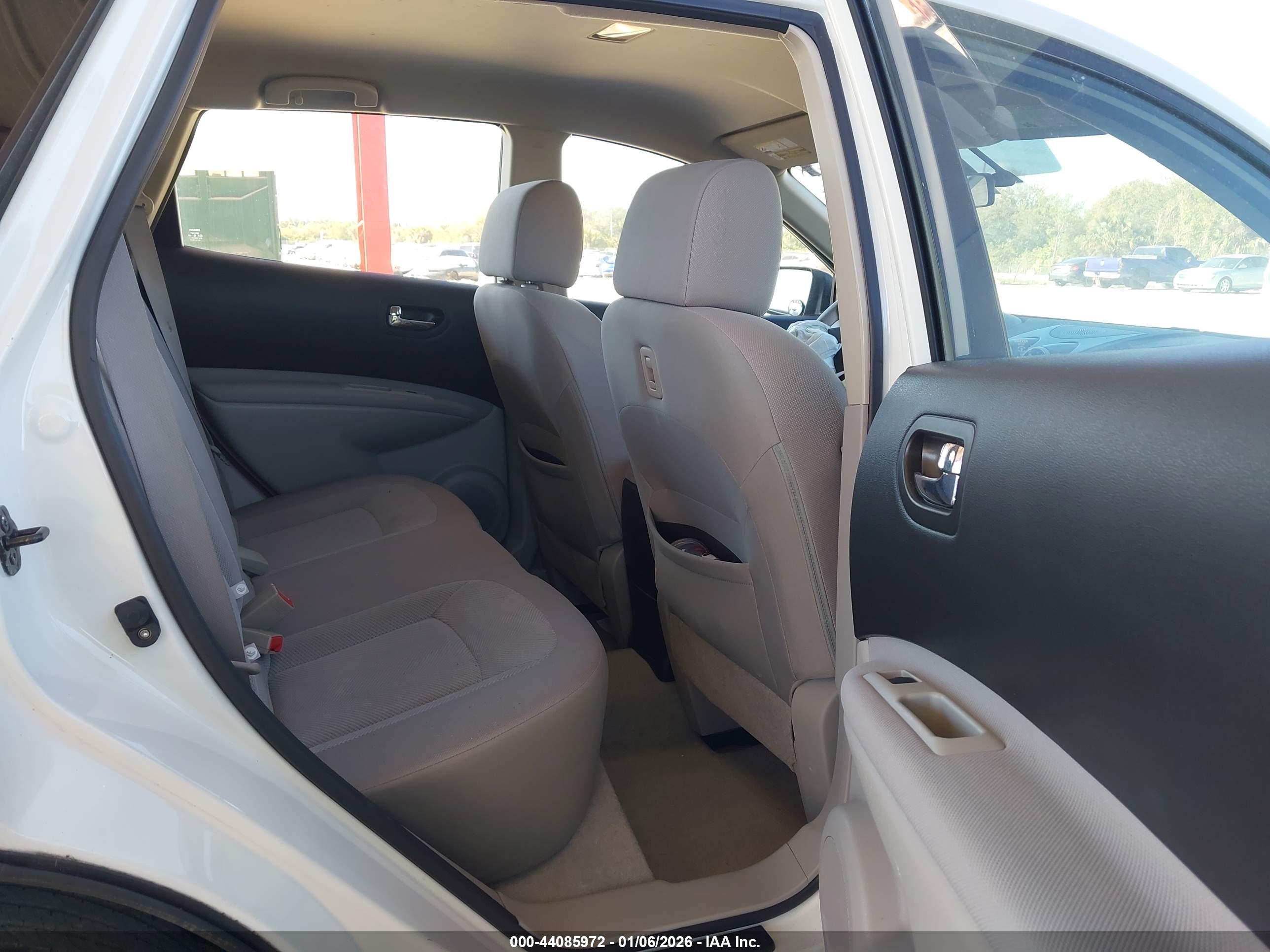 NISSAN ROGUE image 8