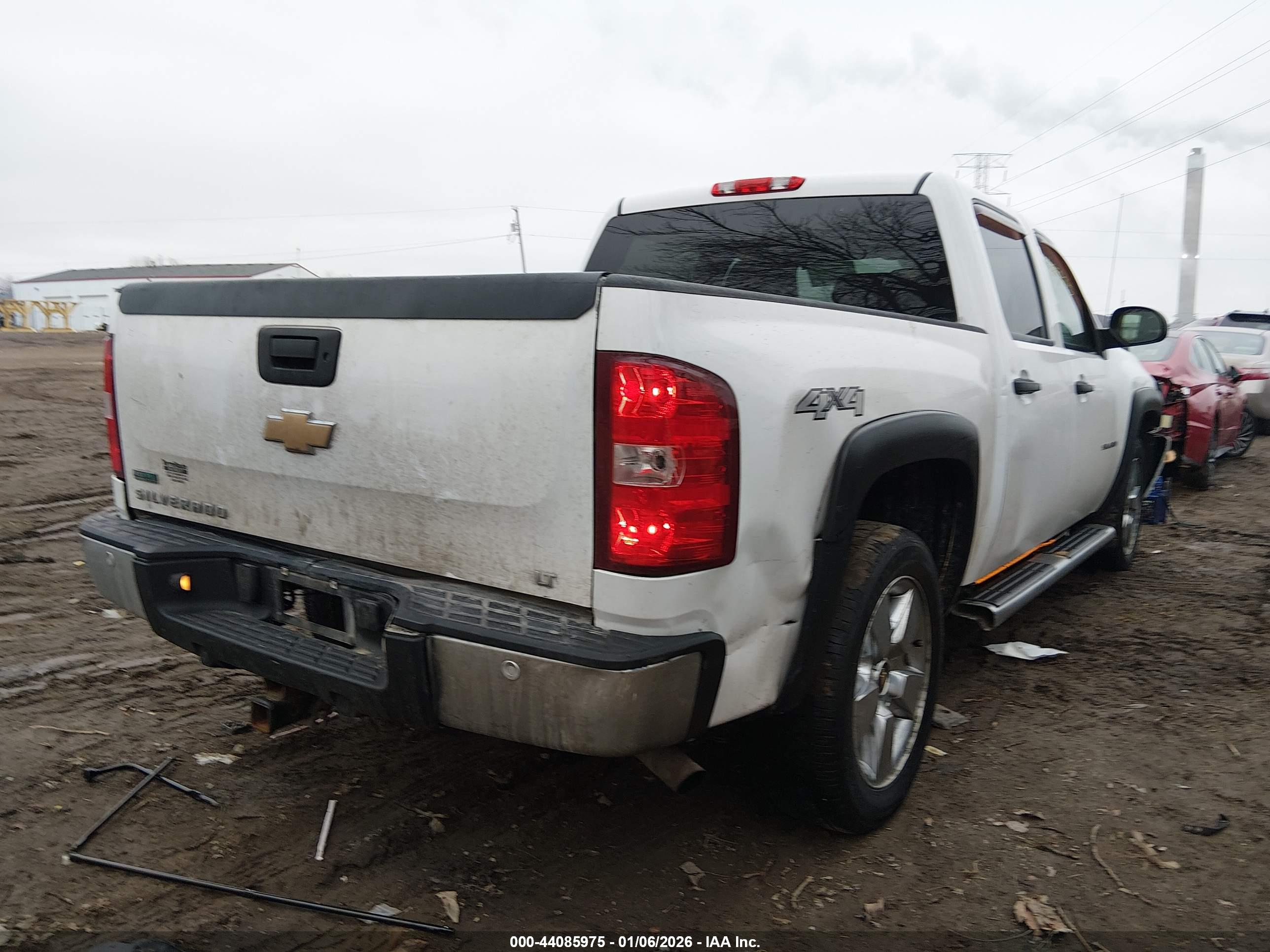 CHEVROLET SILVERADO image 4