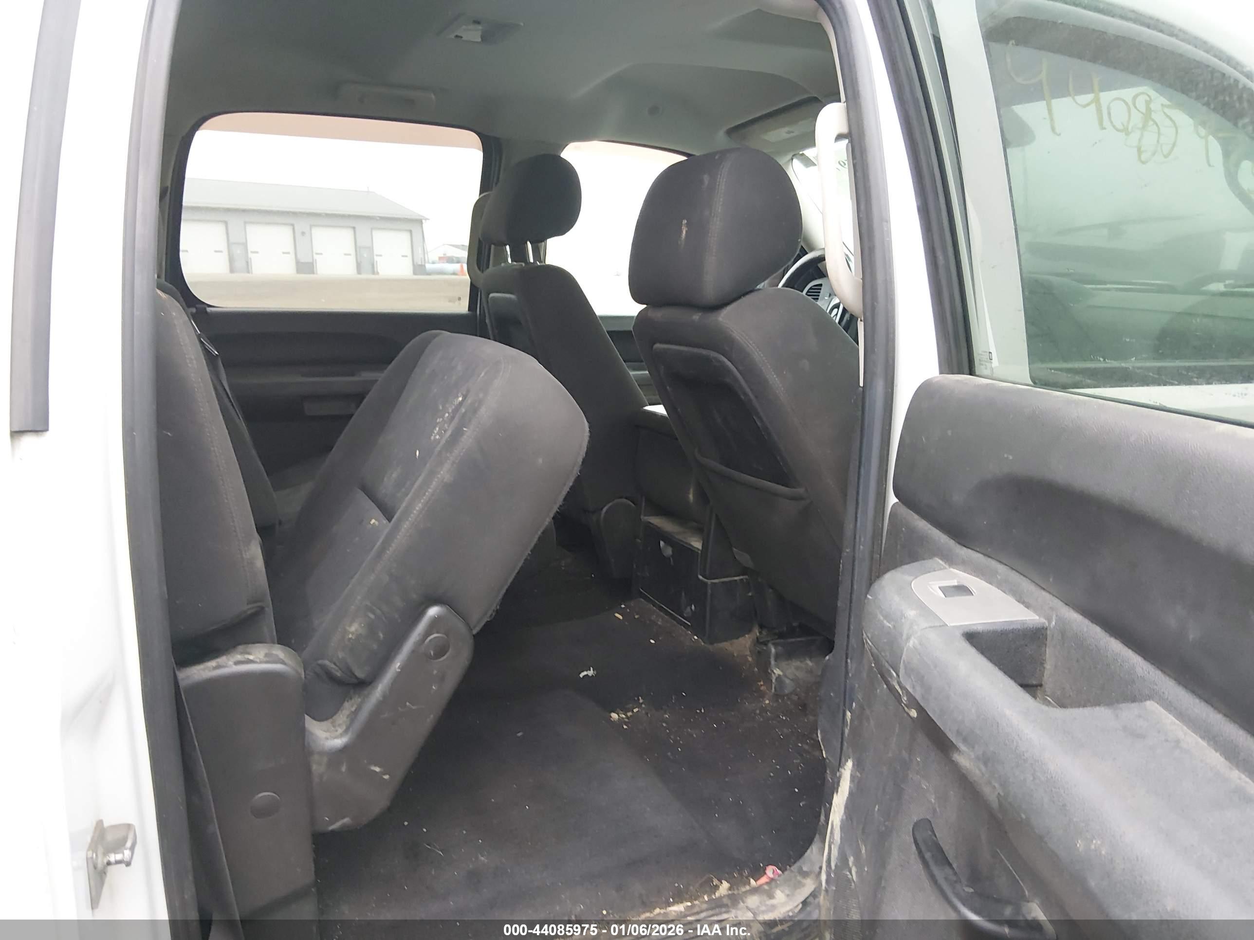 CHEVROLET SILVERADO image 8