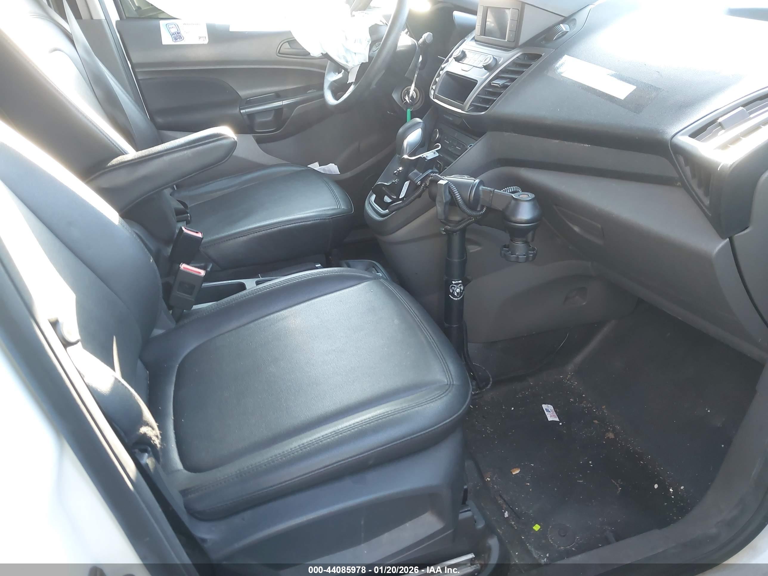 FORD TRANSIT image 8