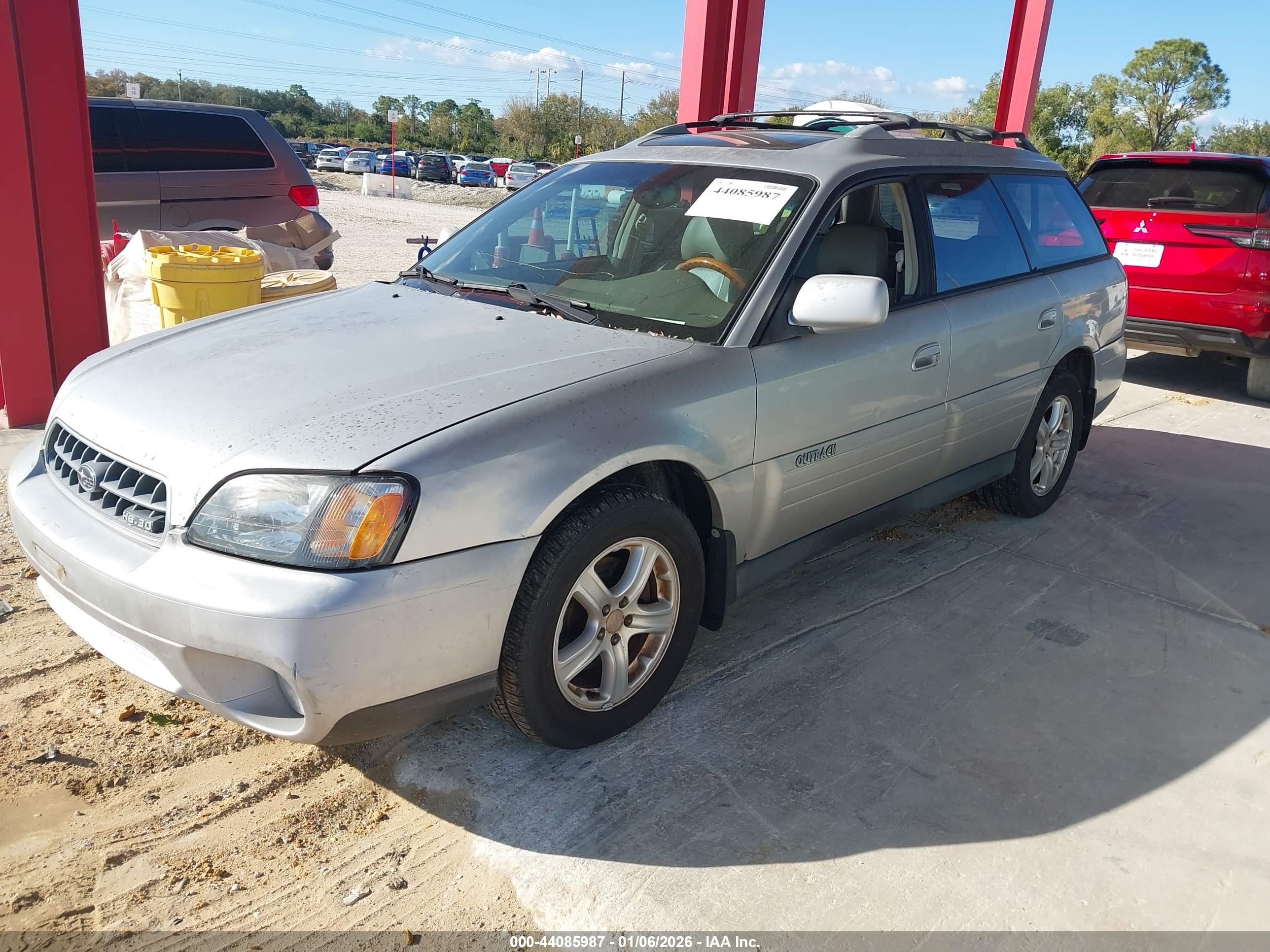 SUBARU OUTBACK image 2