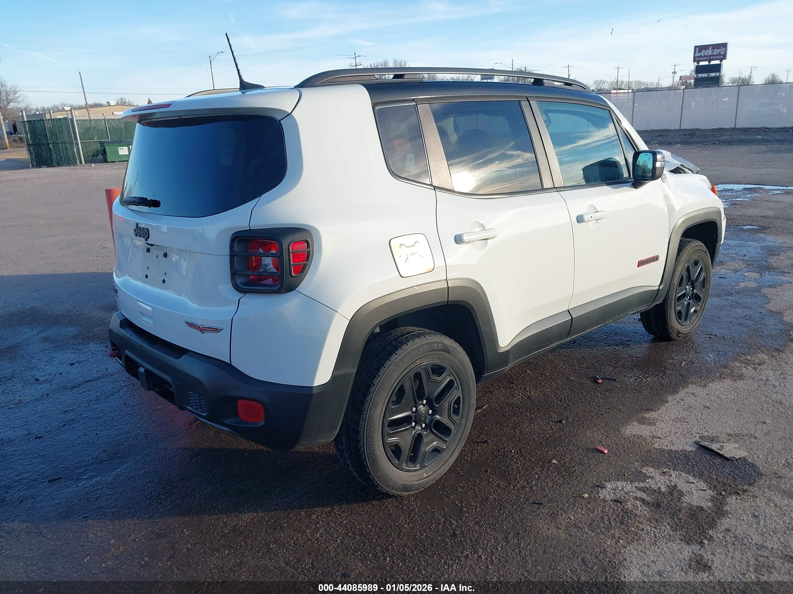 JEEP RENEGADE image 4