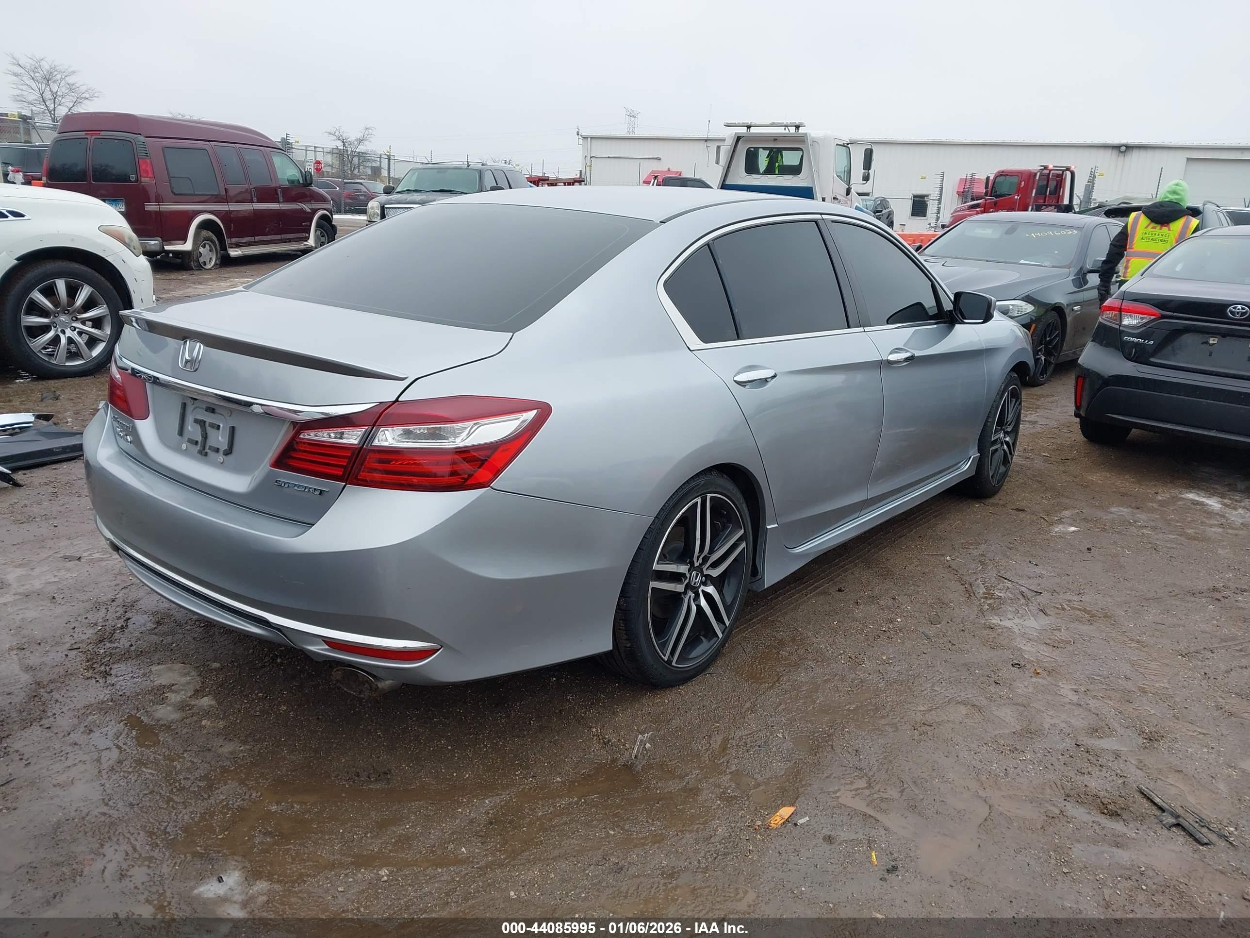 HONDA ACCORD image 4