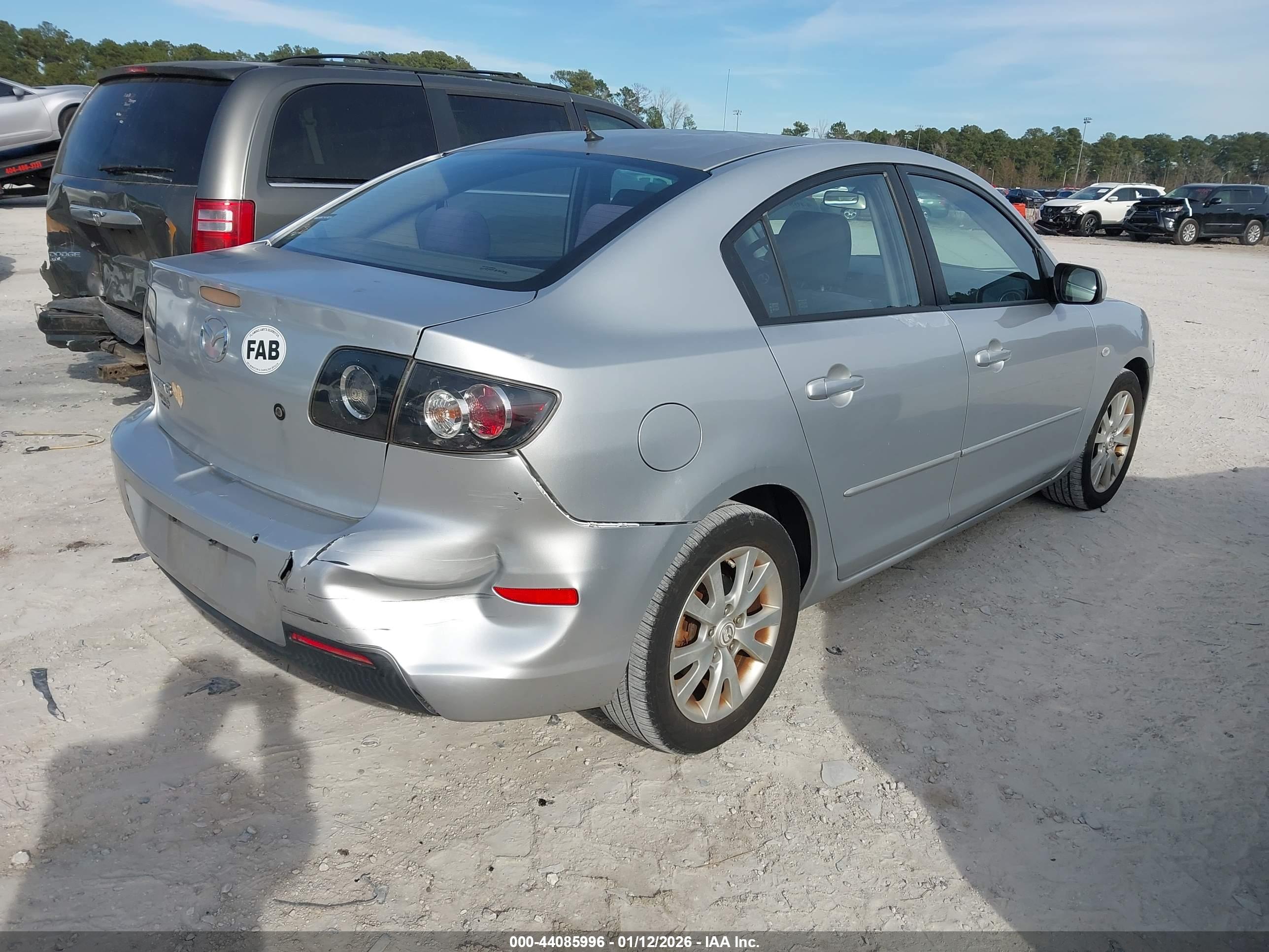MAZDA MAZDA3 image 4