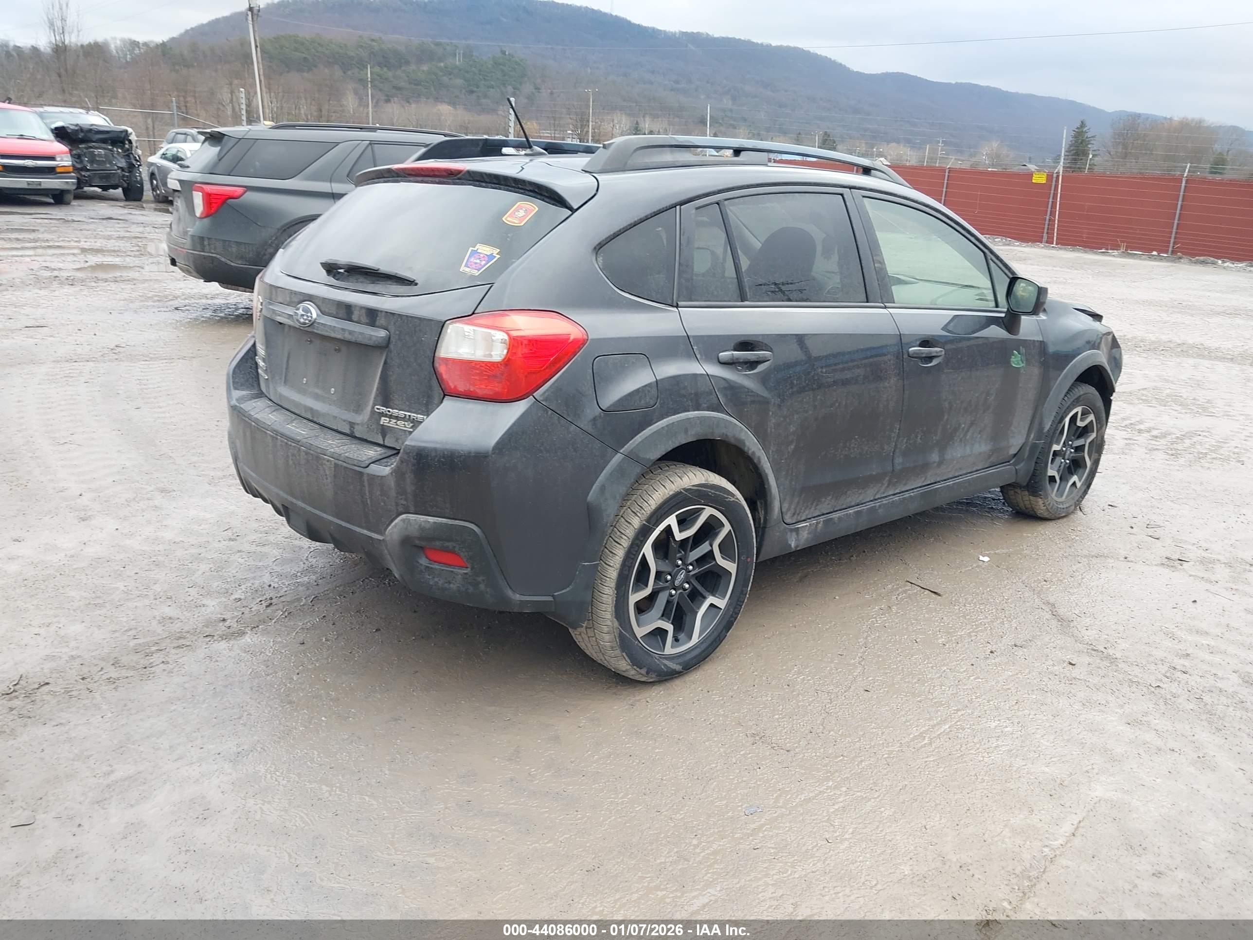 SUBARU CROSSTREK image 4